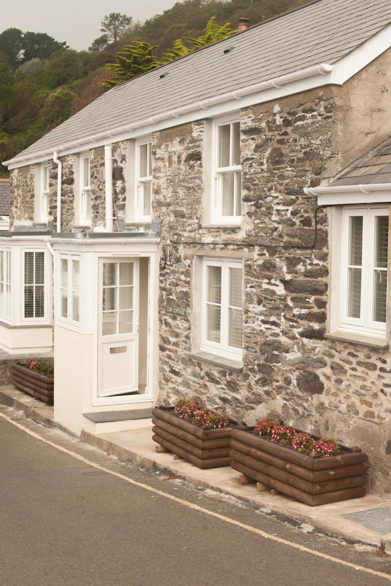 Cottages at the Lugger view 3