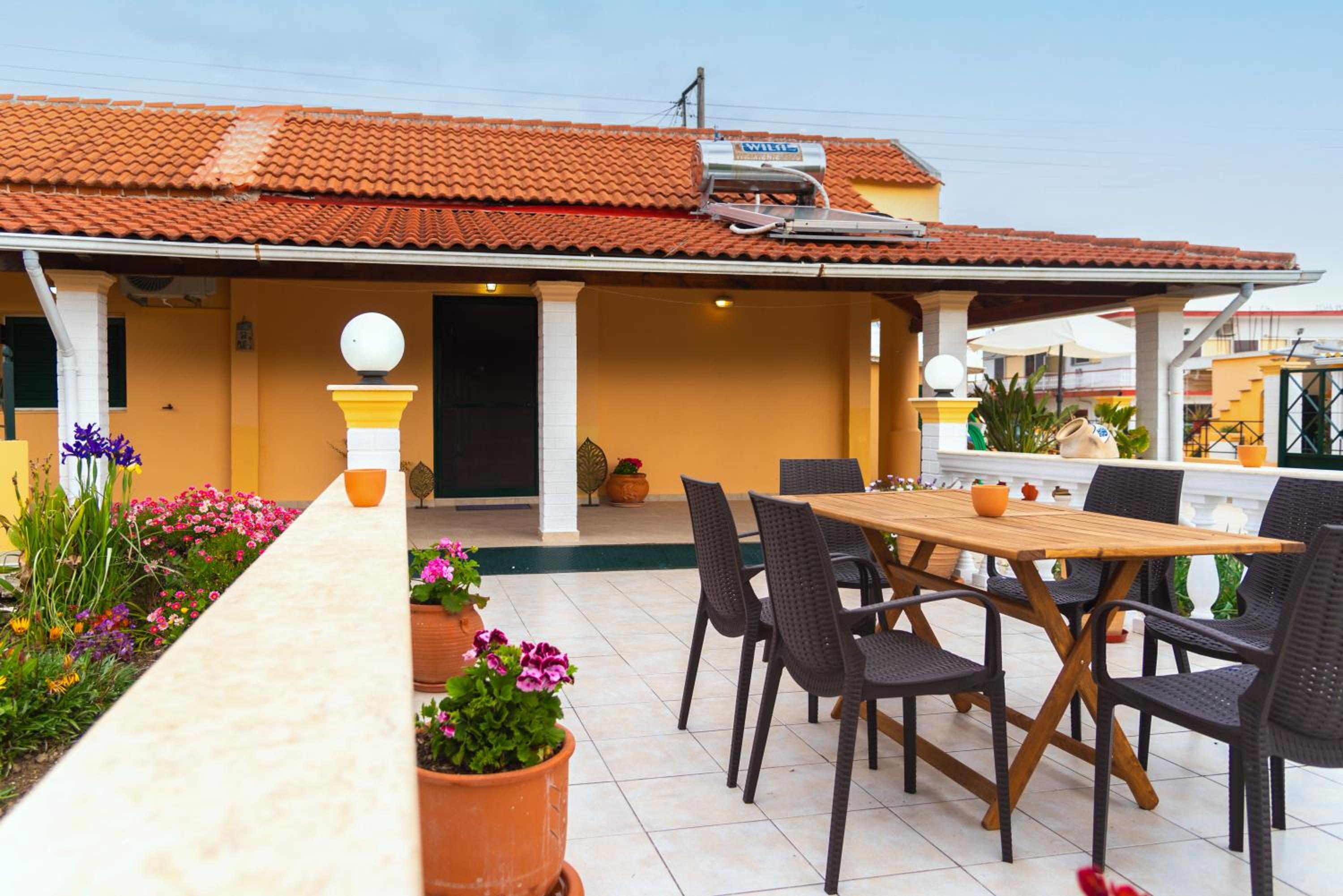 Loutra Holiday House