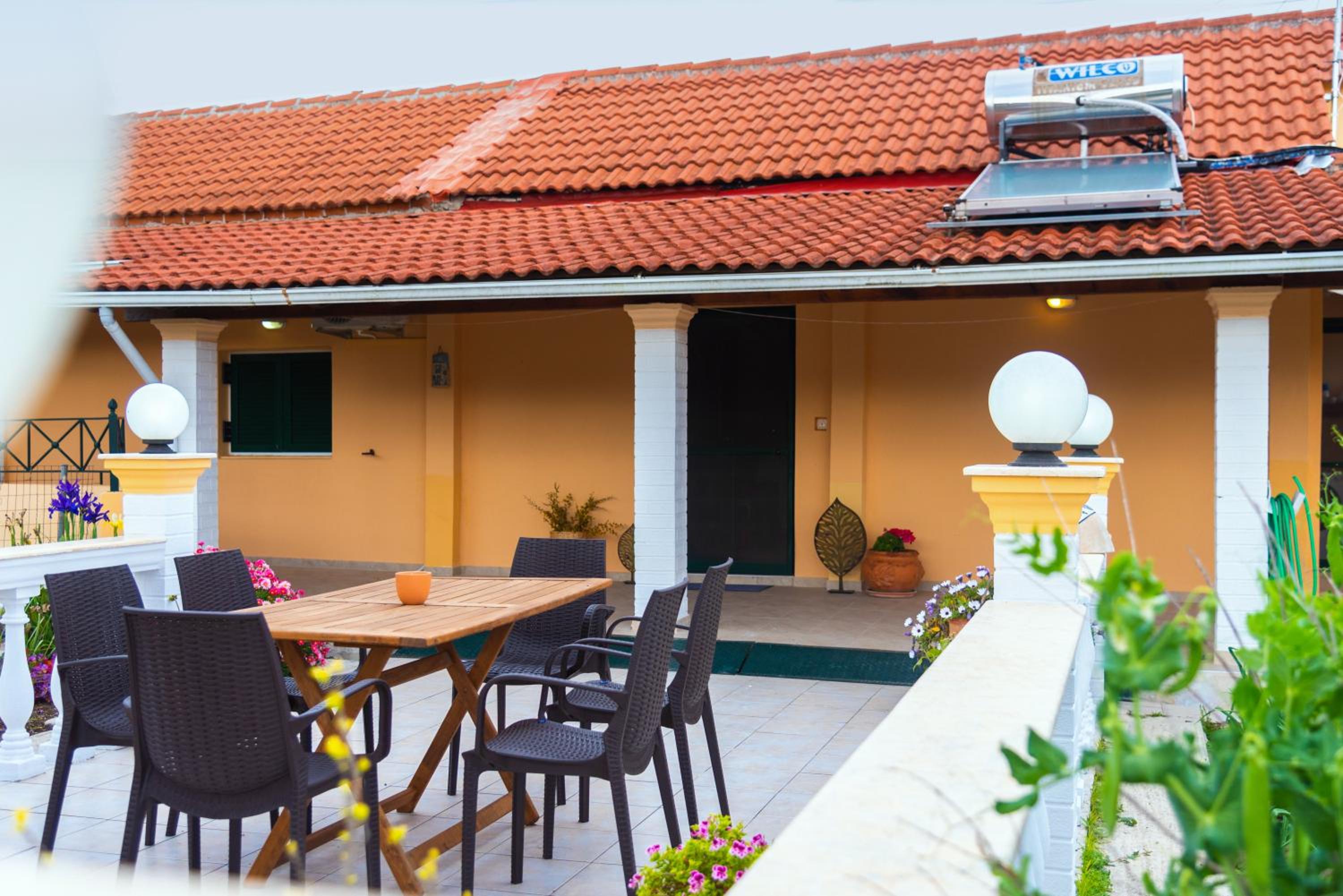 Loutra Holiday House