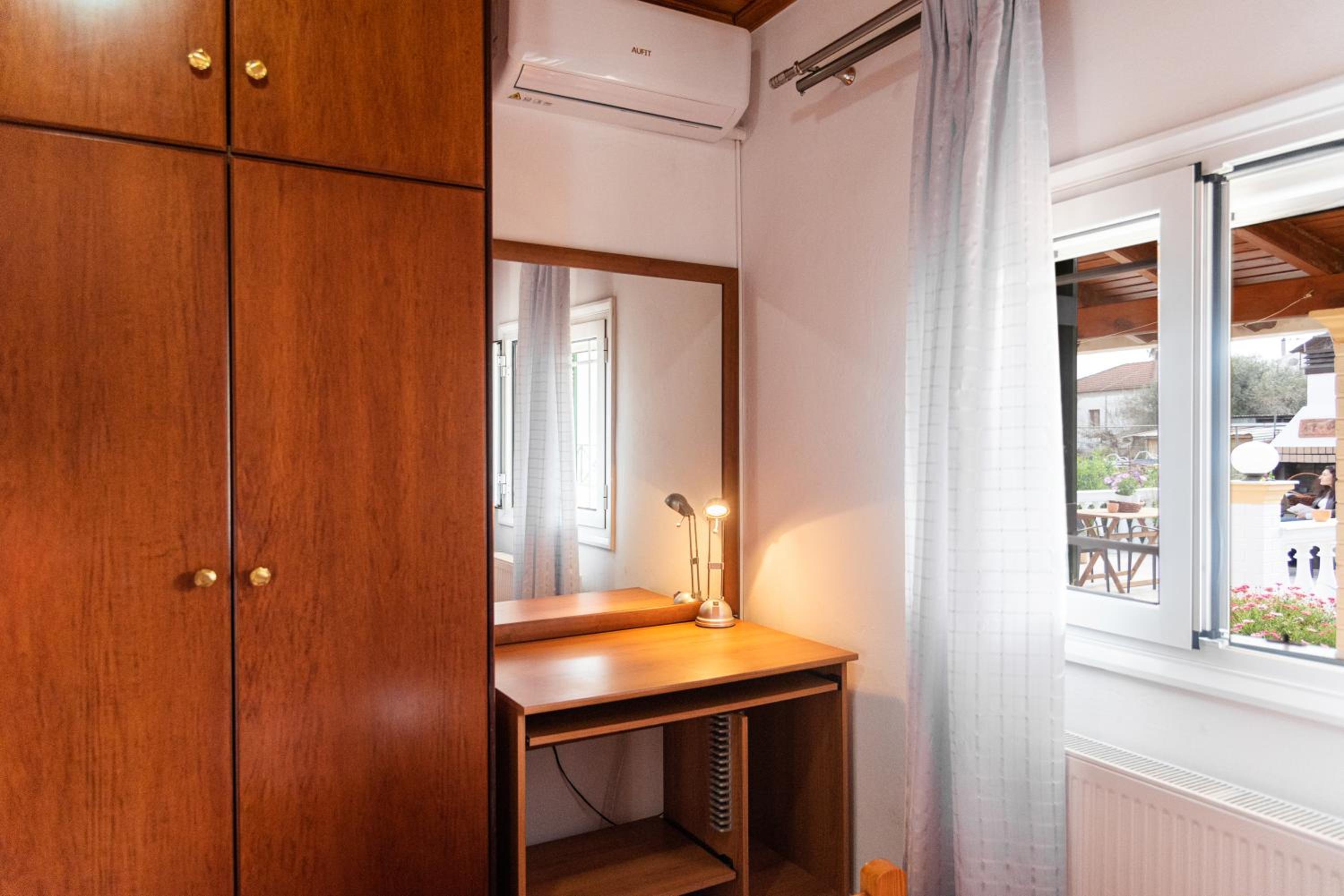 Loutra Holiday House