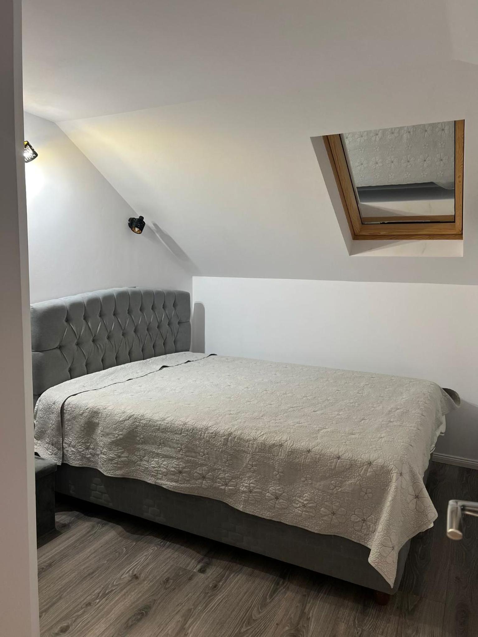 Apartament Mansarda Venus view 2