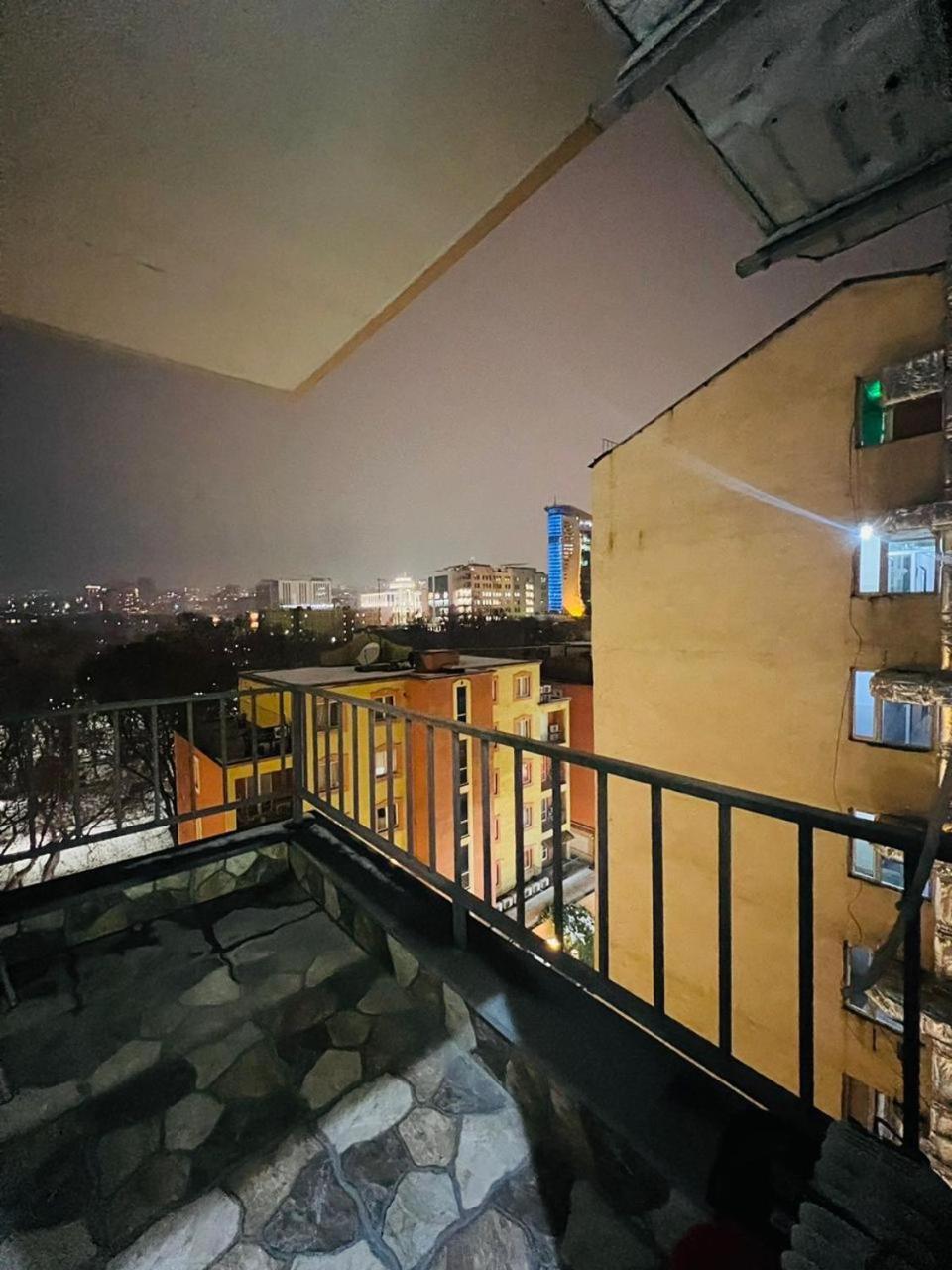 Love Chic LIVING - Modern 1 Bedroom By Republic Square, Middle of Center, New Building
