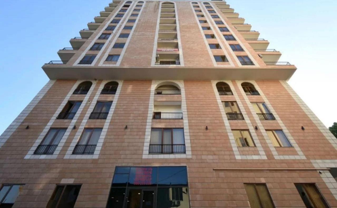 Love Chic LIVING - Modern 1 Bedroom By Republic Square, Middle of Center, New Building