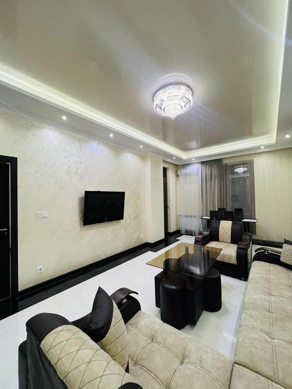 Love Chic LIVING - Modern 1 Bedroom By Republic Square, Middle of Center, New Building
