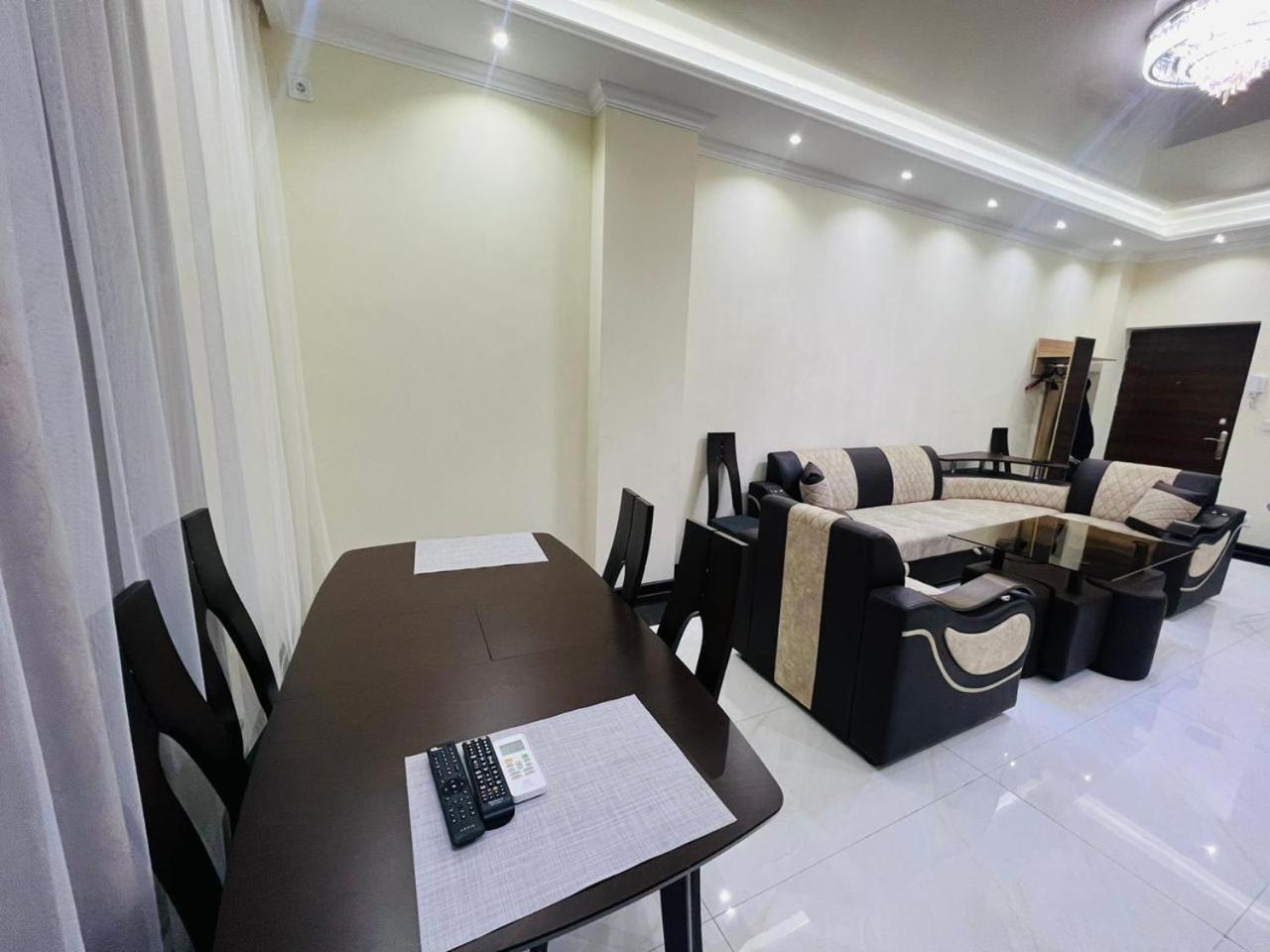 Love Chic LIVING - Modern 1 Bedroom By Republic Square, Middle of Center, New Building