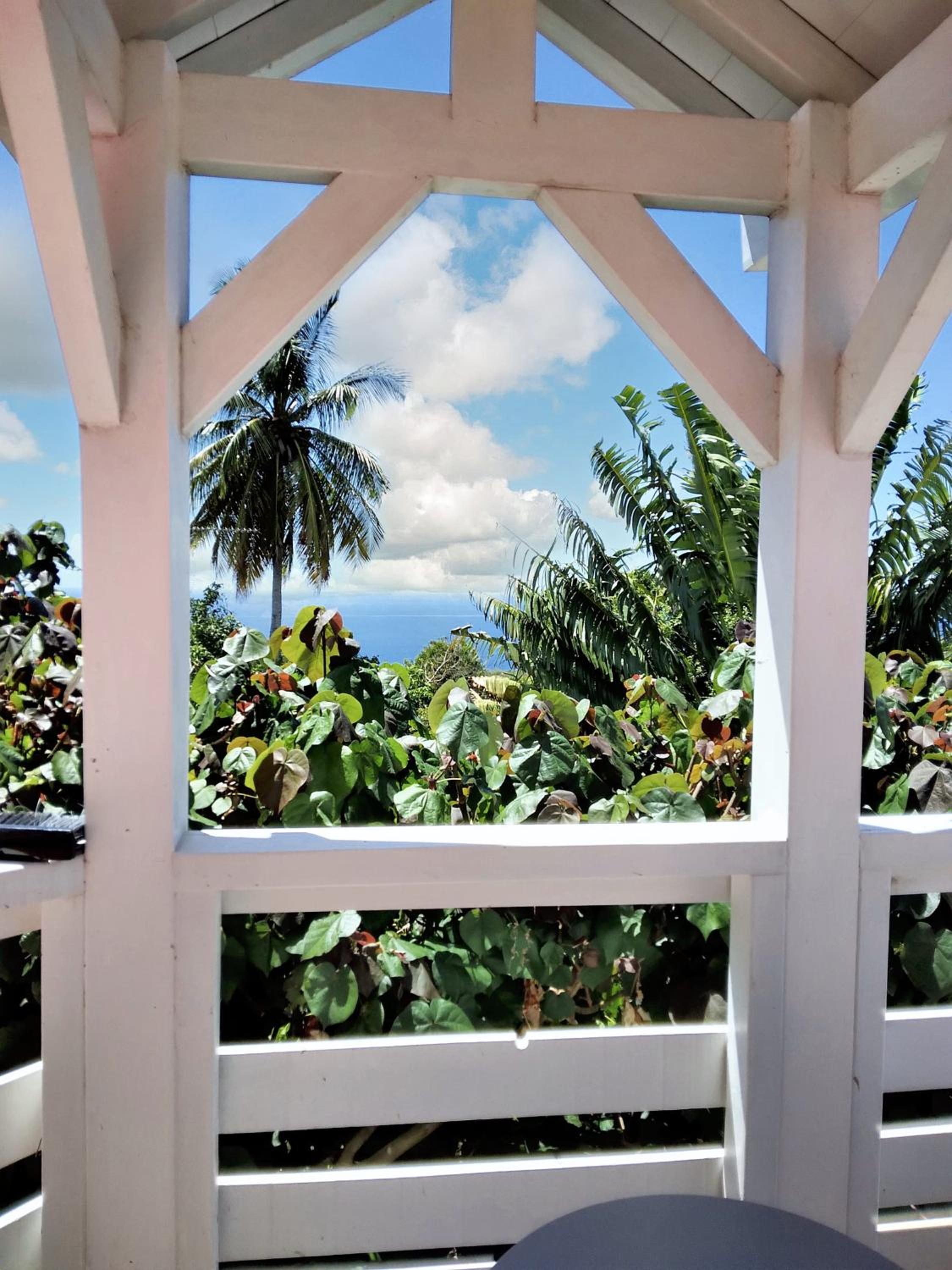 Studio lumineux avec vue sur la mer à Baillif – 45 m² + Terrasse
