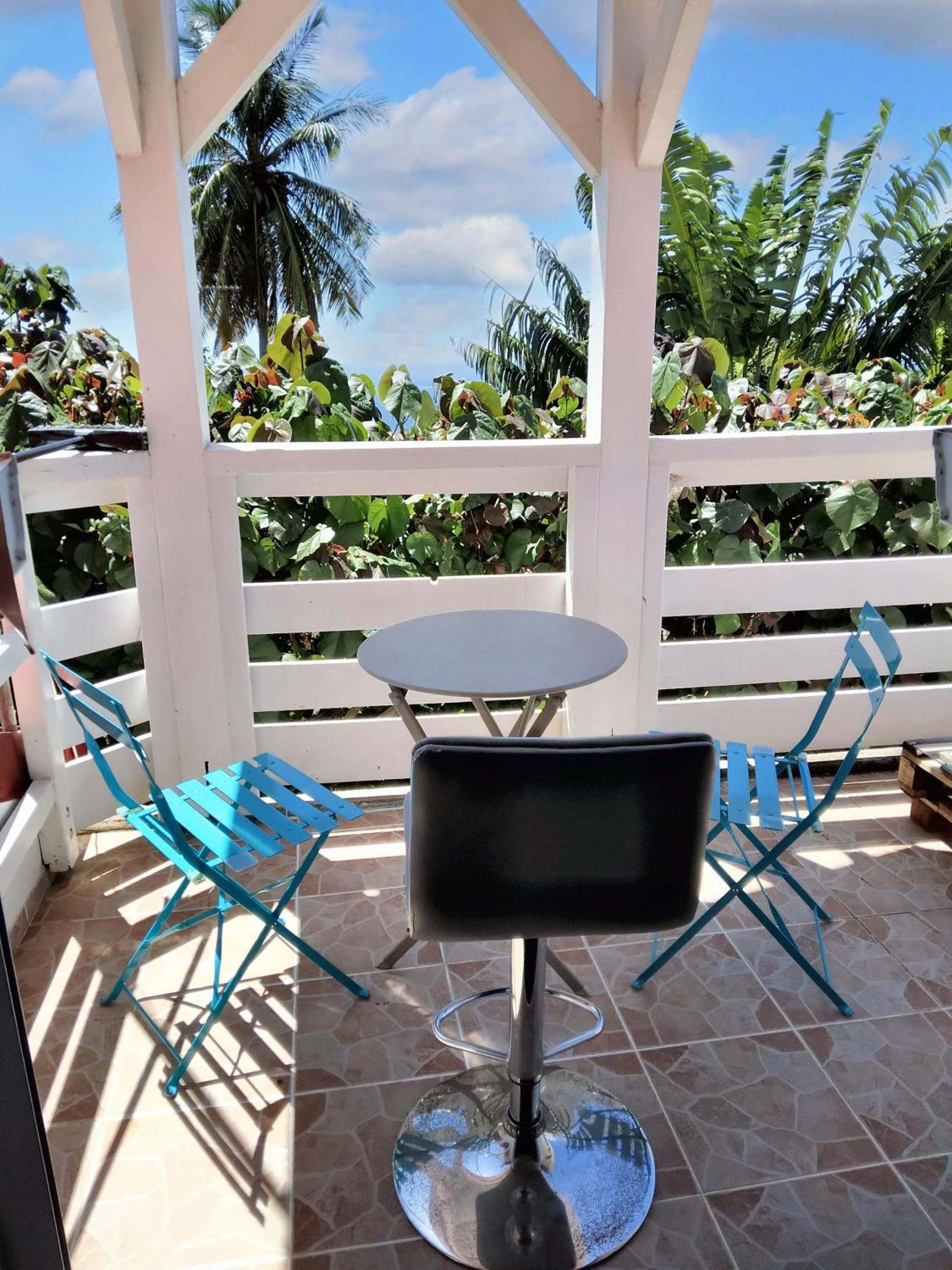 Studio lumineux avec vue sur la mer à Baillif – 45 m² + Terrasse