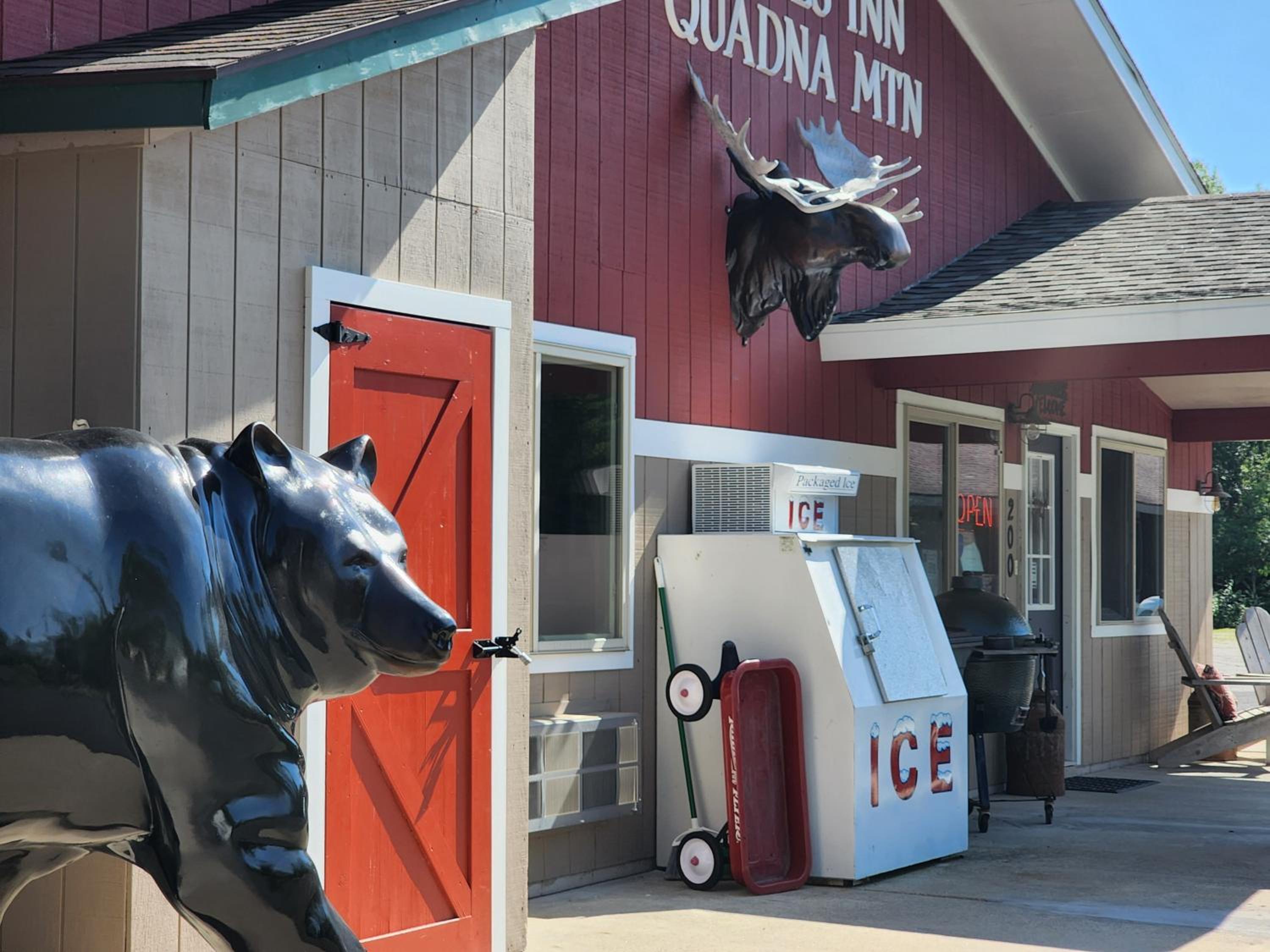 Trails INN Quadna Mountain Motel & RV Park view 5