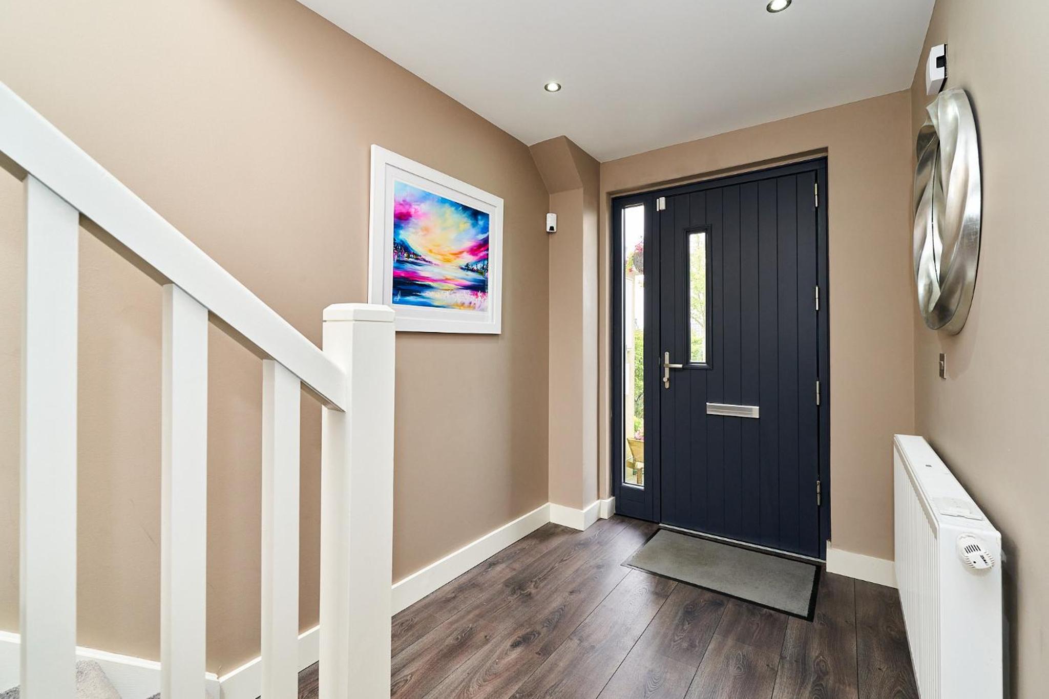Modern Clonsilla Townhouse Sleeps 6