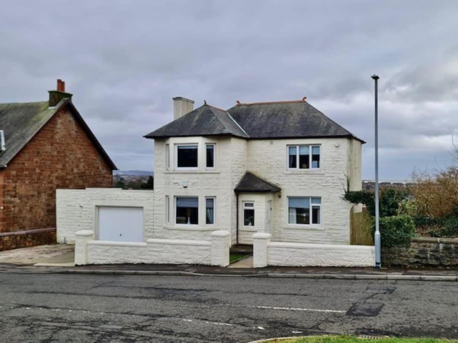 High Road, Stevenston, 15 minutes drive to Troon view 4