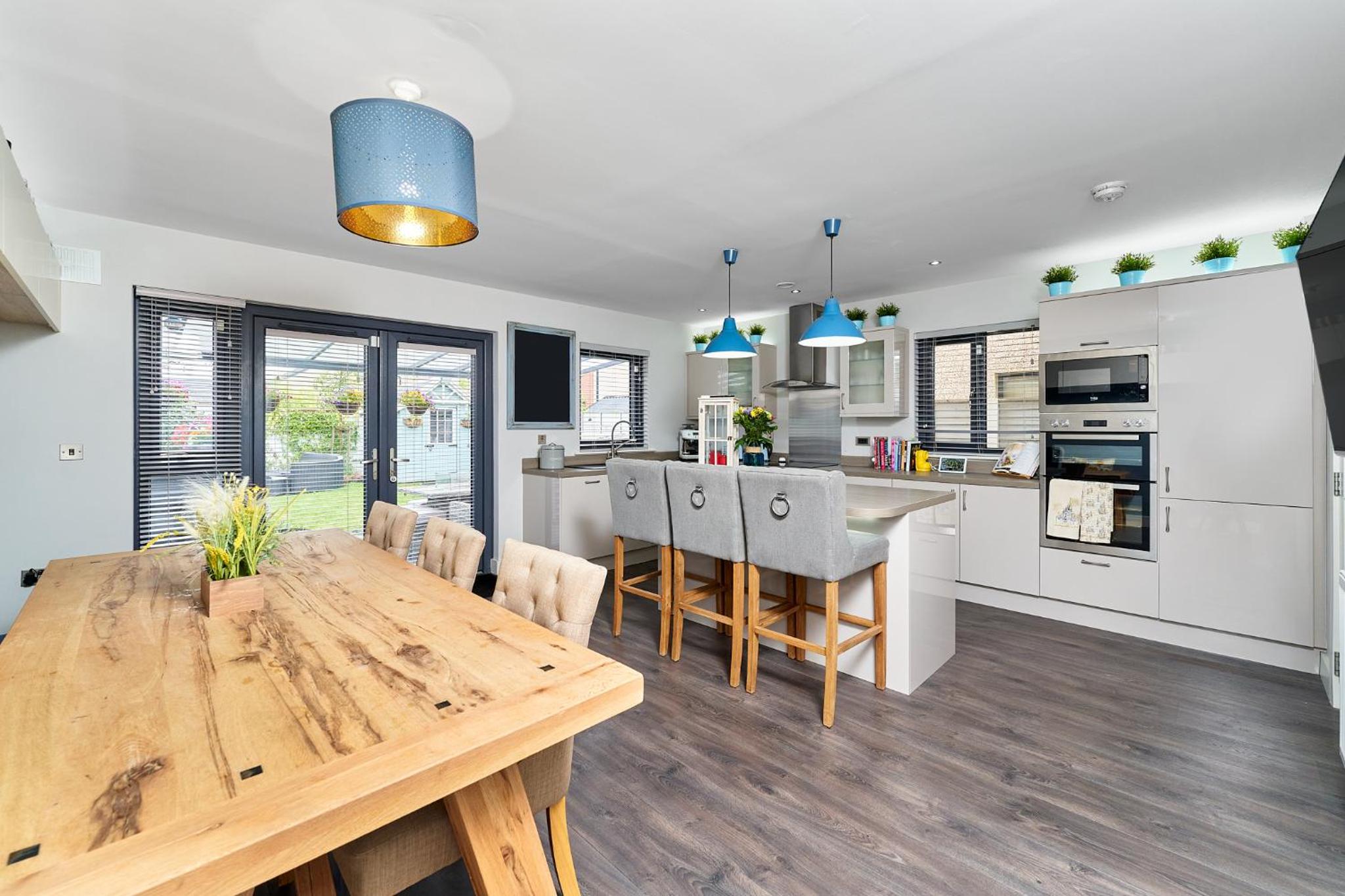 Modern Clonsilla Townhouse Sleeps 6