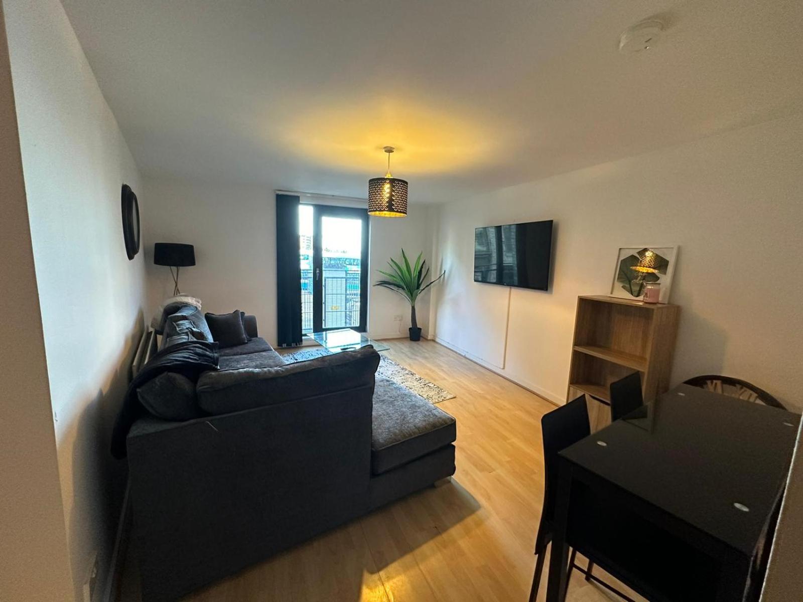 Albert Clock apartment view 4