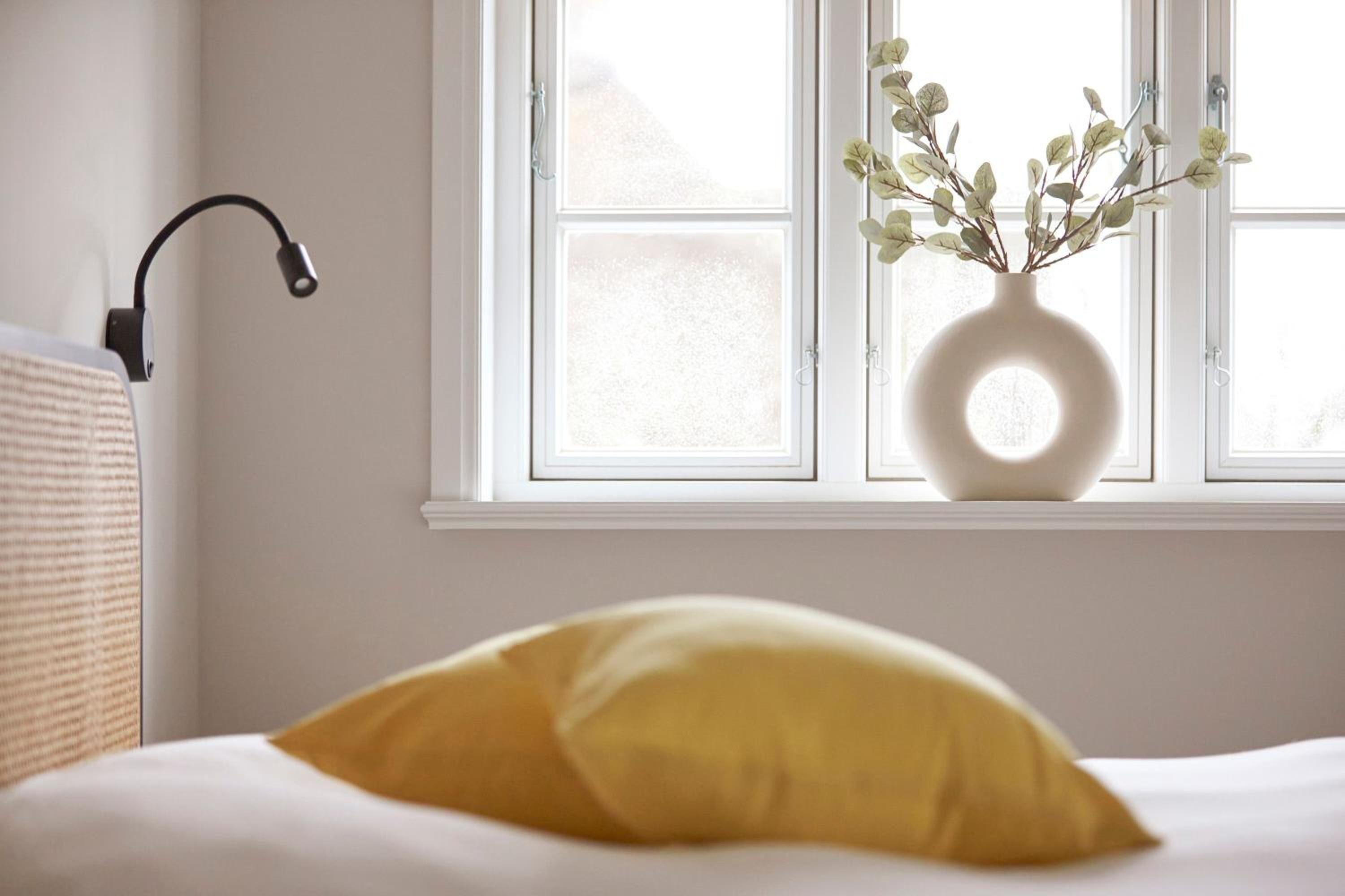 Wit Parel