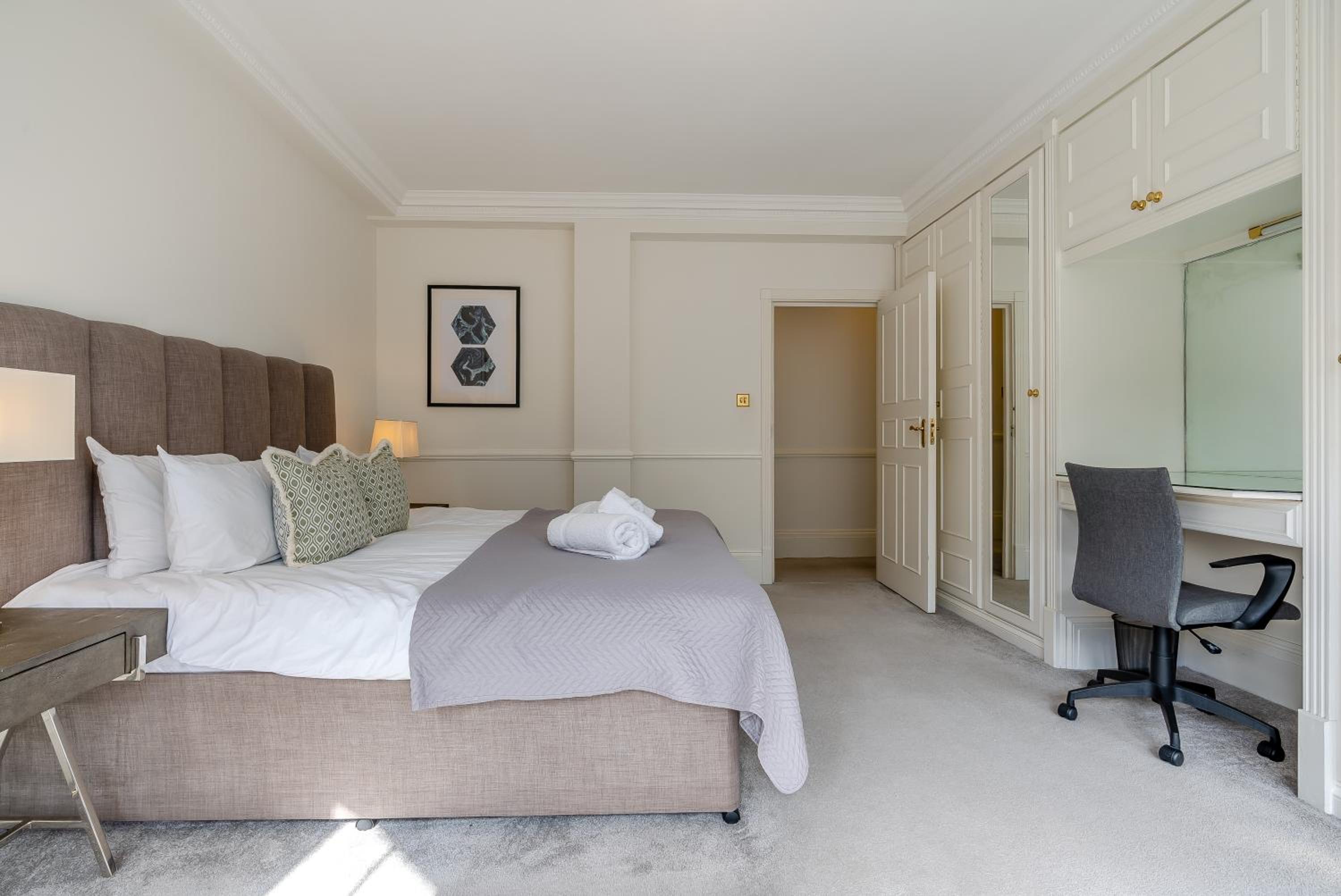 Strathmore Court Apartments