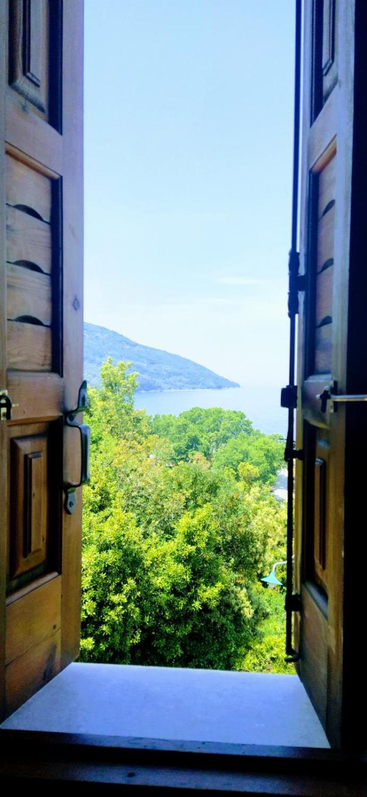 To Limanaki