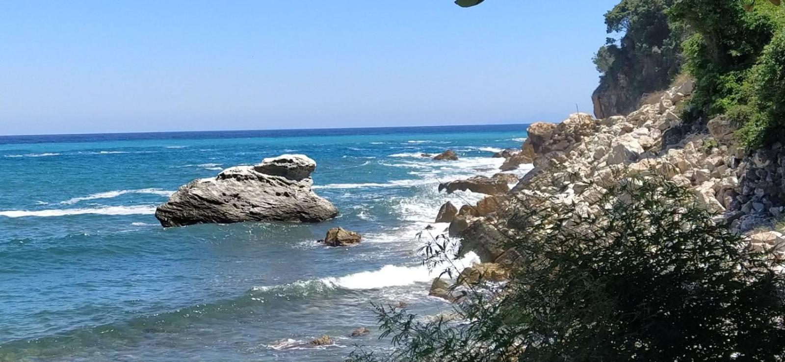 To Limanaki
