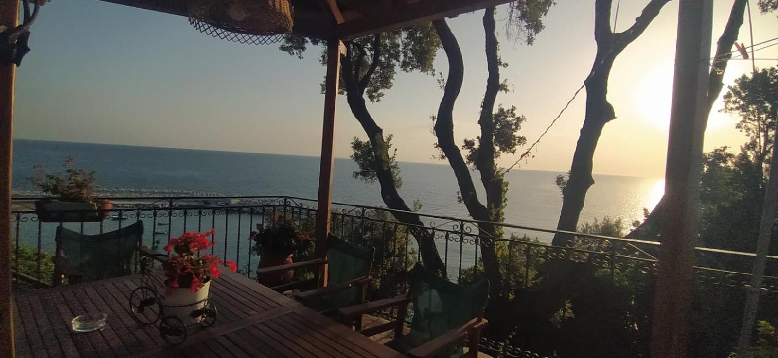 To Limanaki