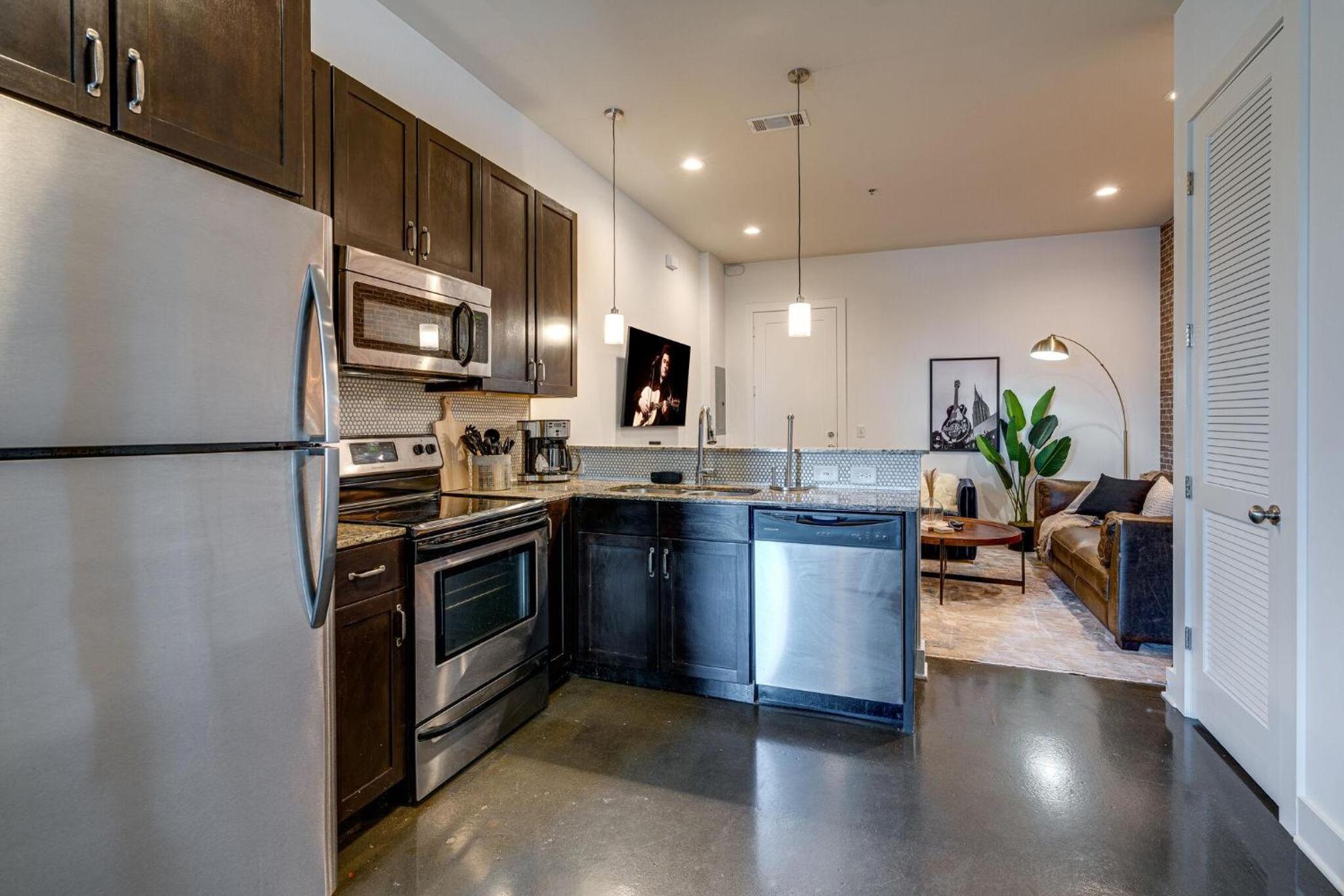 LOFTS AT 30TH - URBAN LOUNGE - MIN TO BROADWAY - Property Image 26