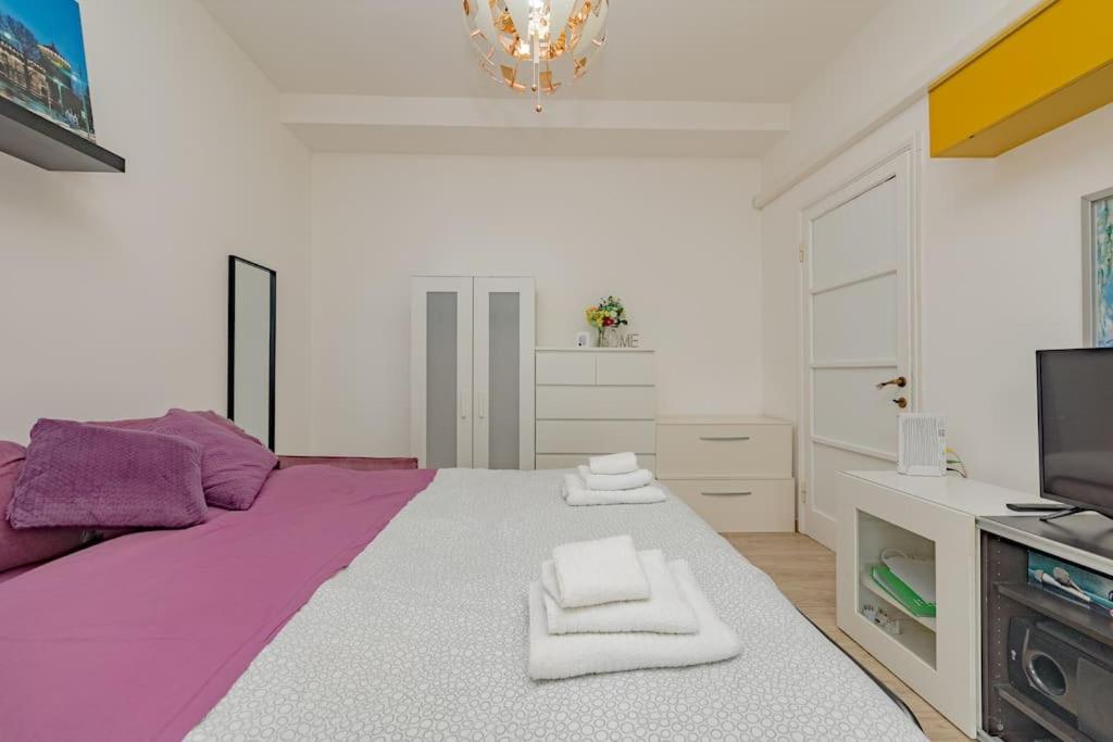 Bright & Cozy Home - City Center