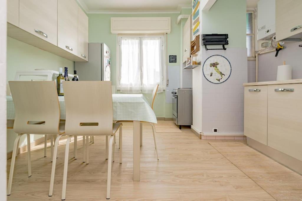 Bright & Cozy Home - City Center