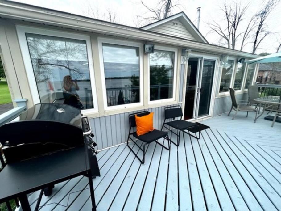 Cozy Waterfront Cottage in Victoria Harbour
