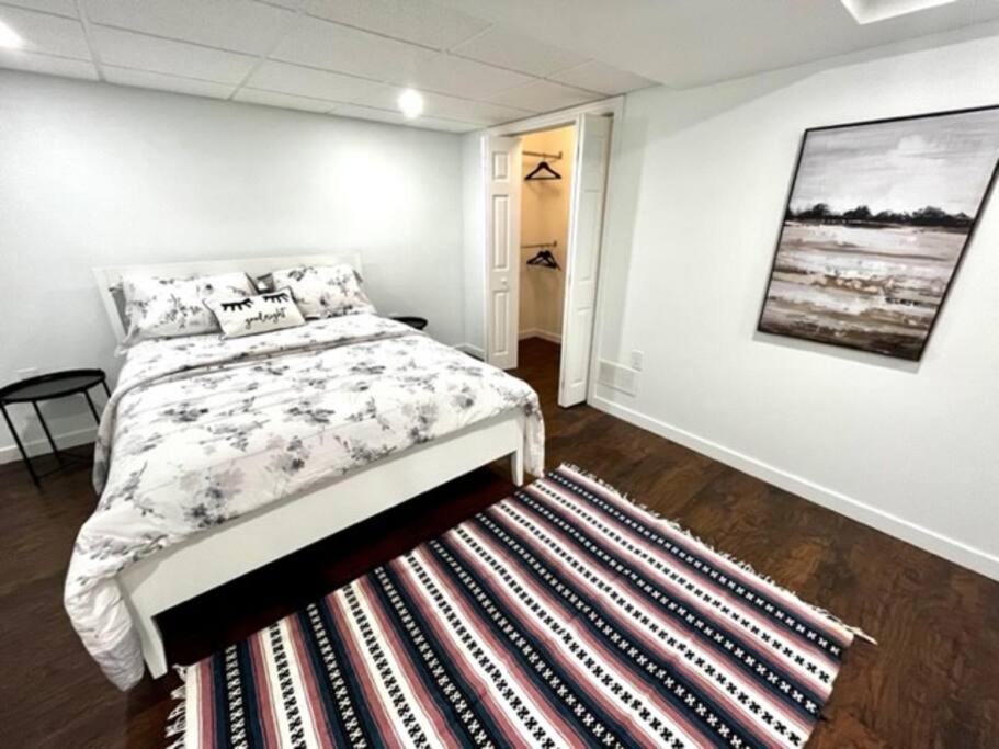 Cozy Waterfront Cottage in Victoria Harbour