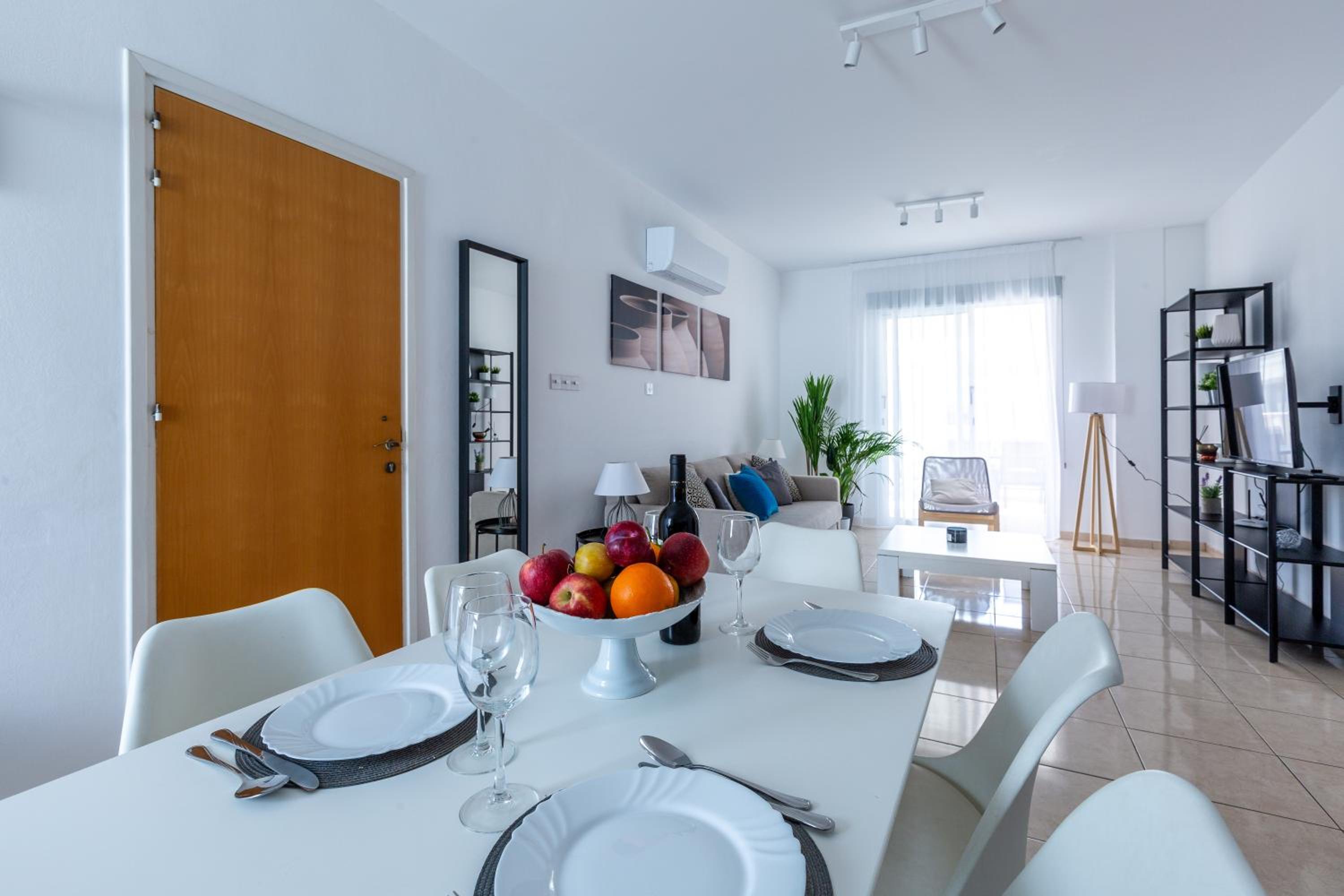 Beautiful 2 bed apartment in Paphos Cyprus