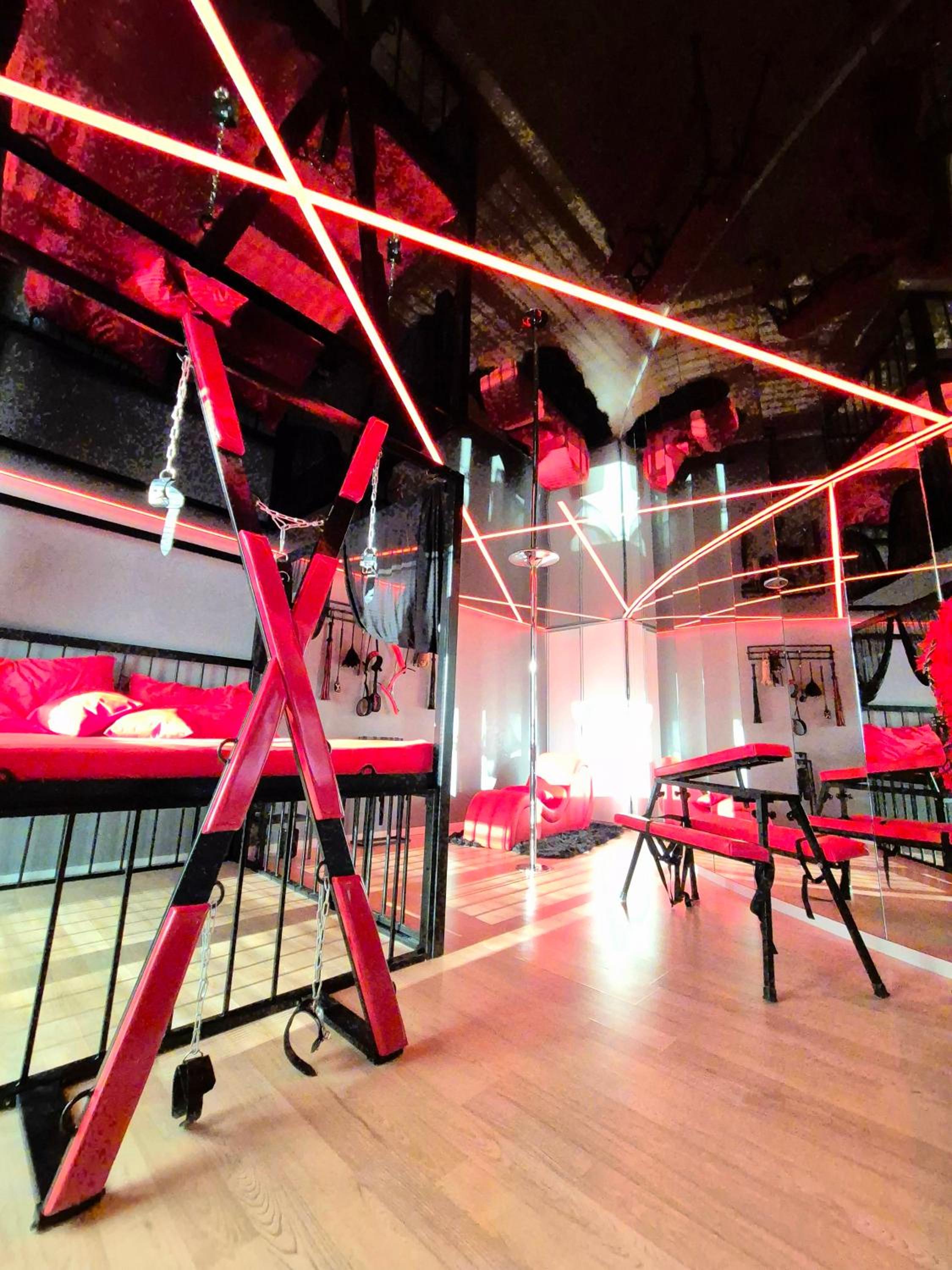 Secret Room BDSM - Adults only