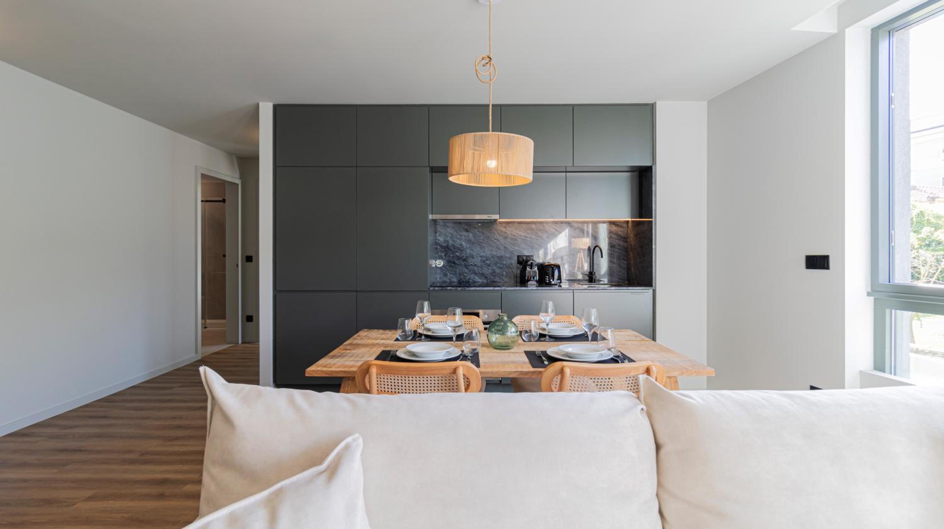 RUAH Apartments by LovelyStay