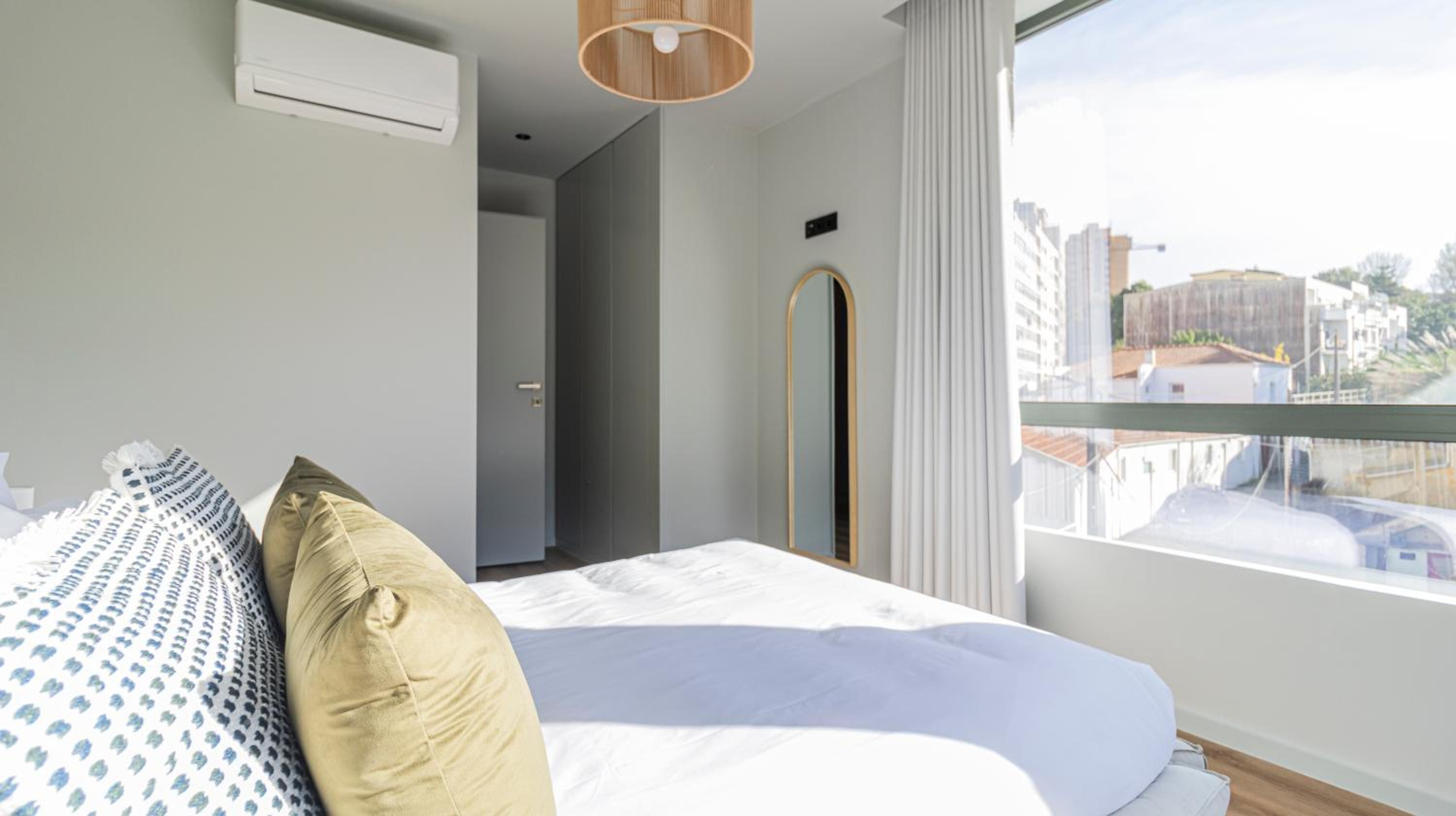 RUAH Apartments by LovelyStay