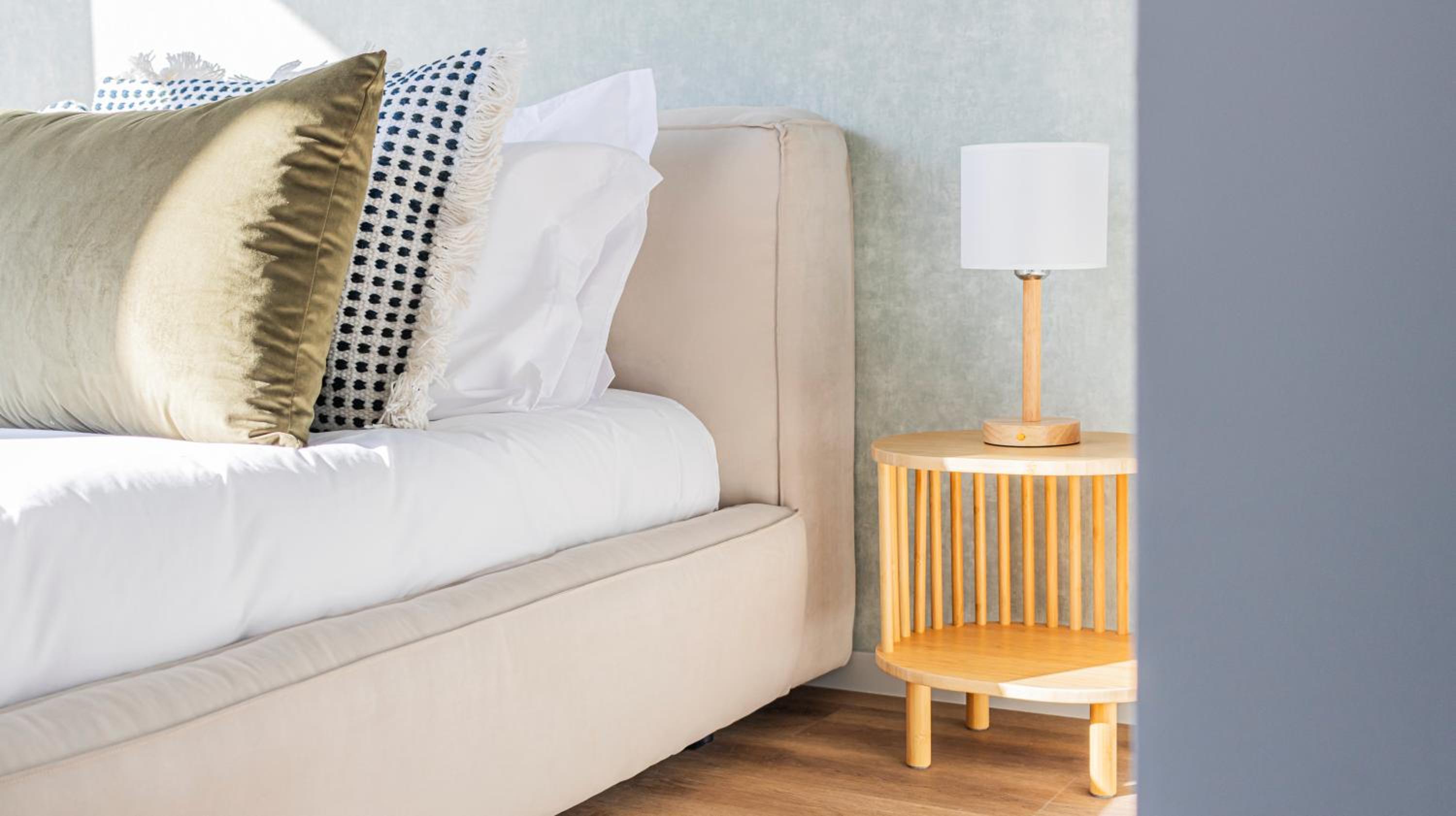 RUAH Apartments by LovelyStay