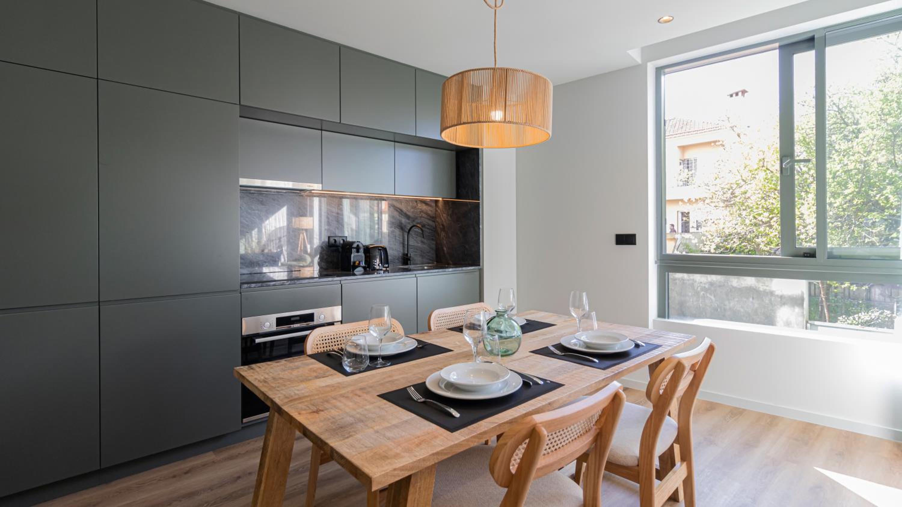 RUAH Apartments by LovelyStay