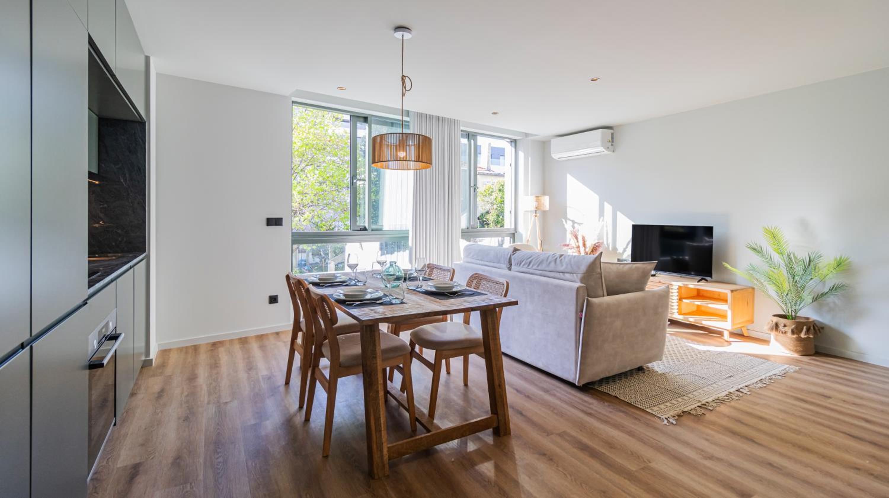 RUAH Apartments by LovelyStay