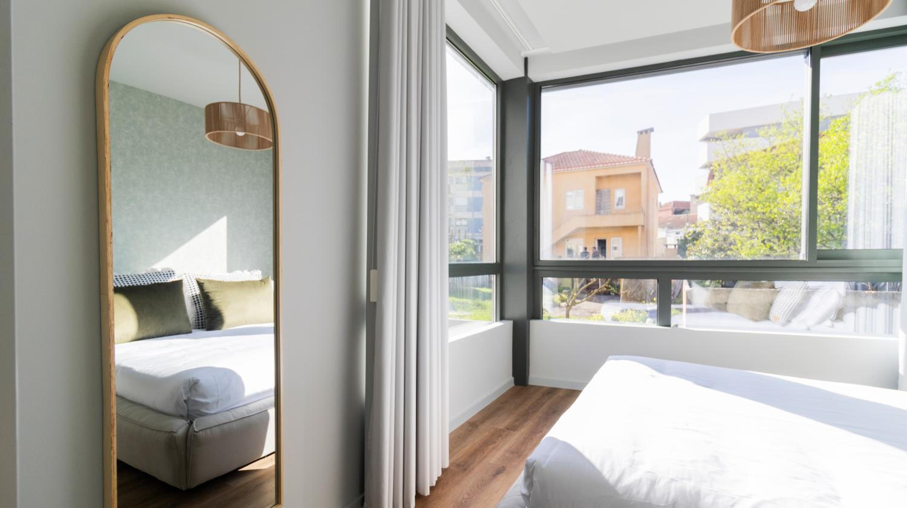 RUAH Apartments by LovelyStay