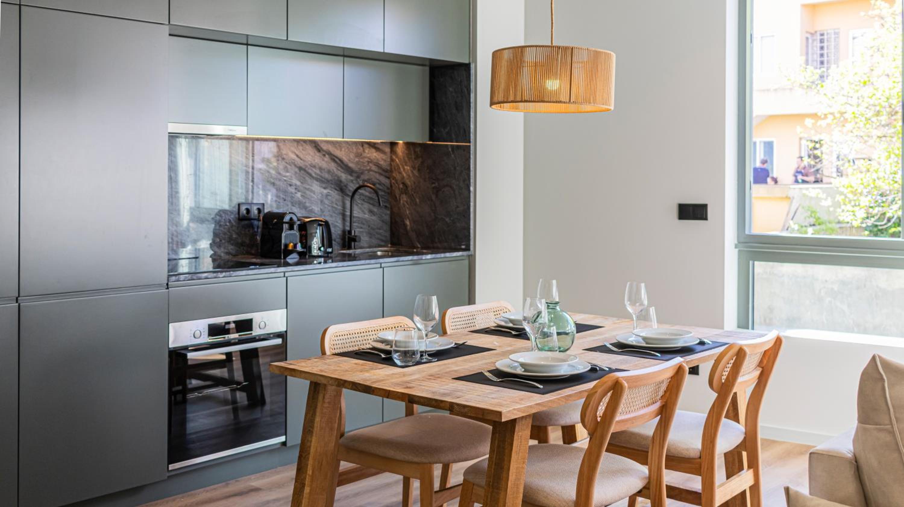 RUAH Apartments by LovelyStay
