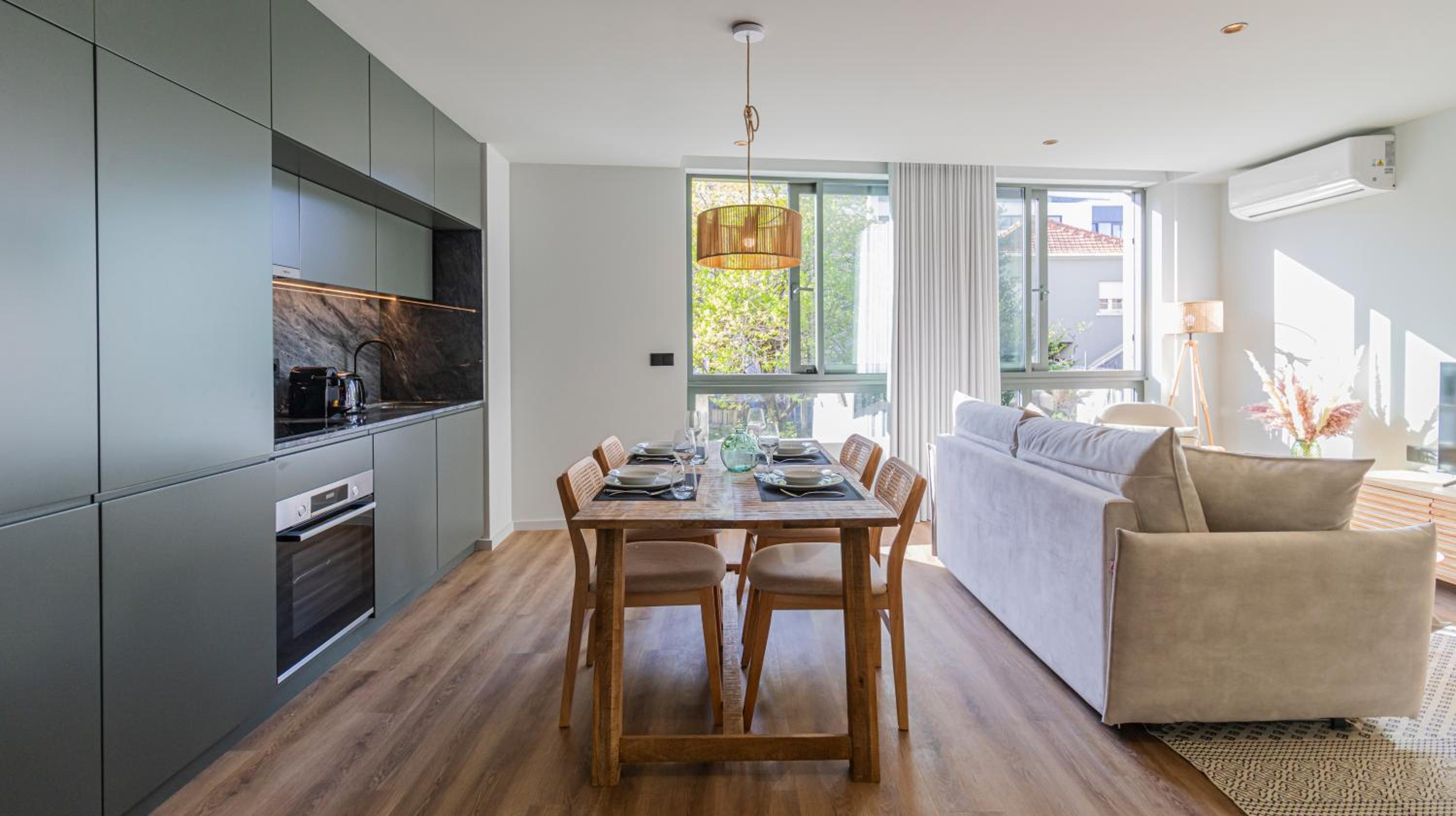 RUAH Apartments by LovelyStay