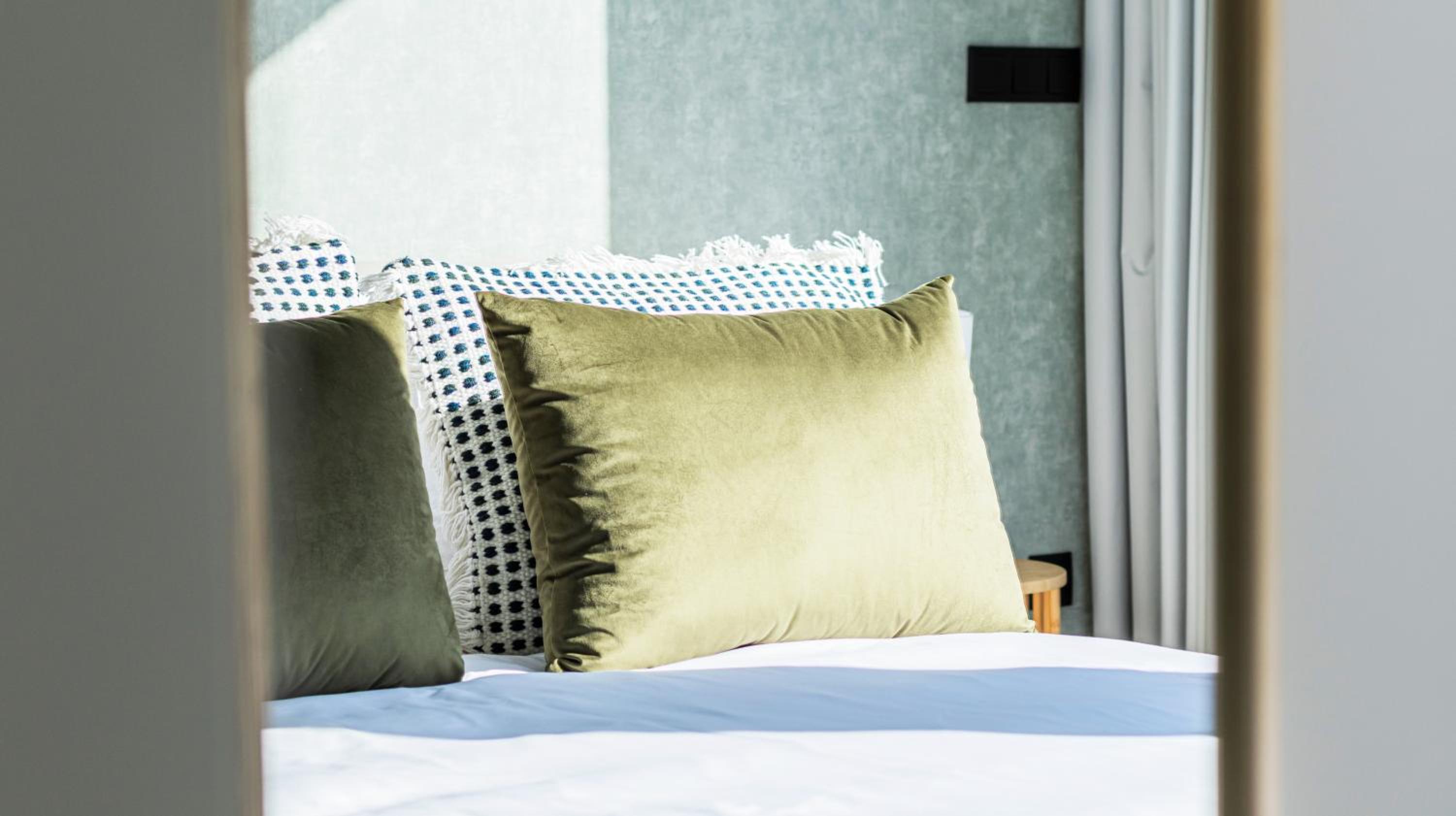 RUAH Apartments by LovelyStay