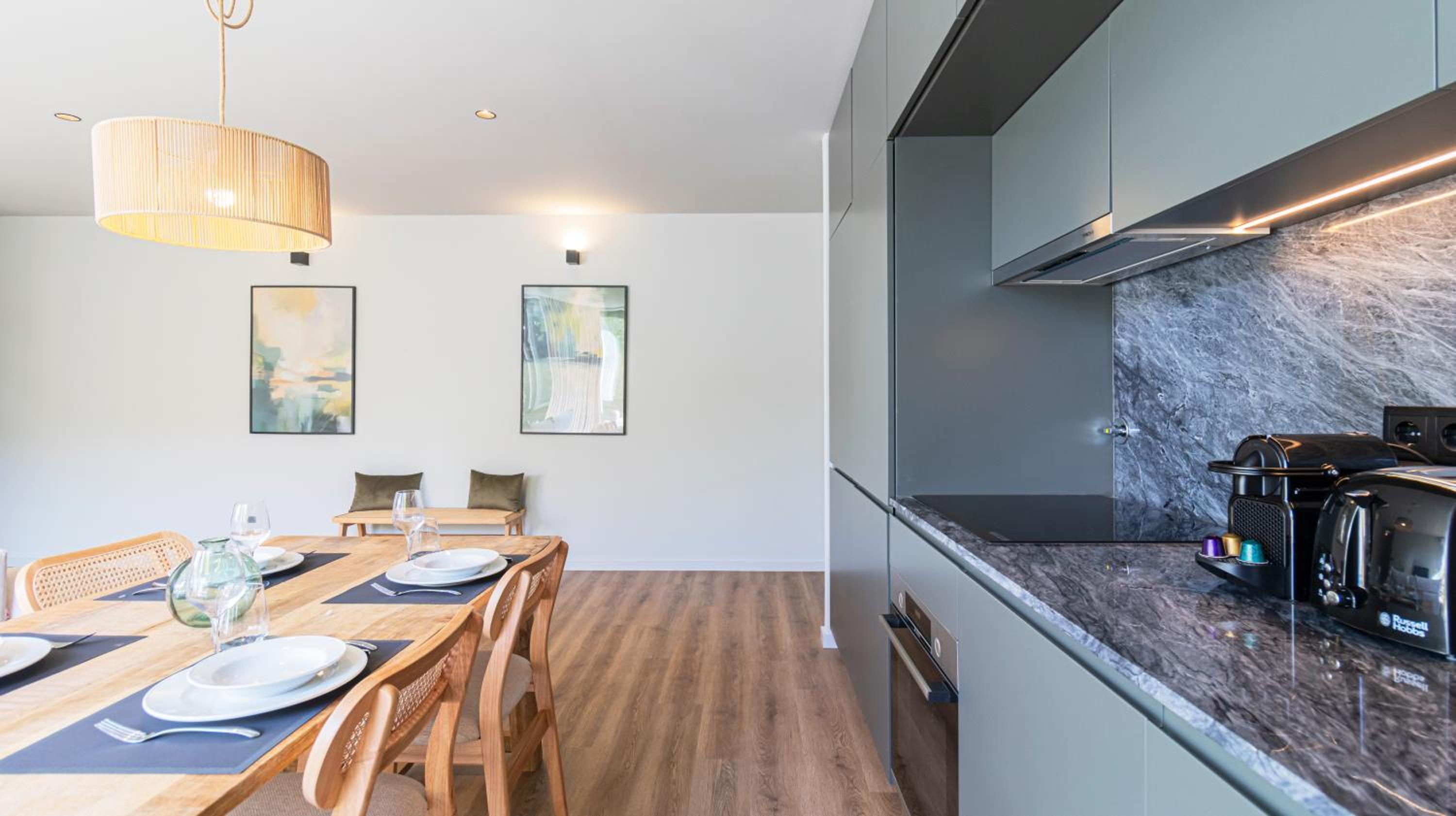 RUAH Apartments by LovelyStay