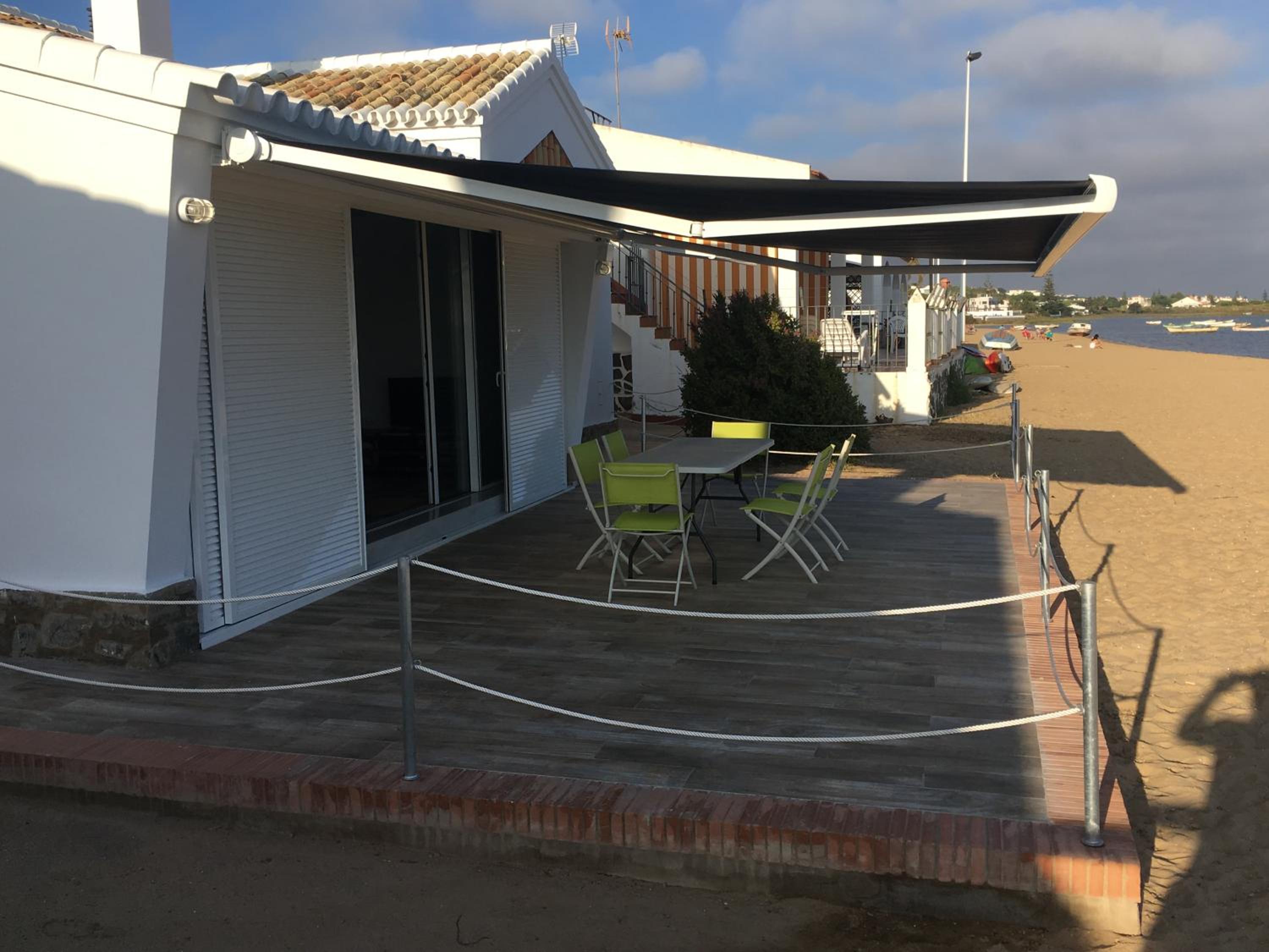 Chalet sobre la playa , view 2