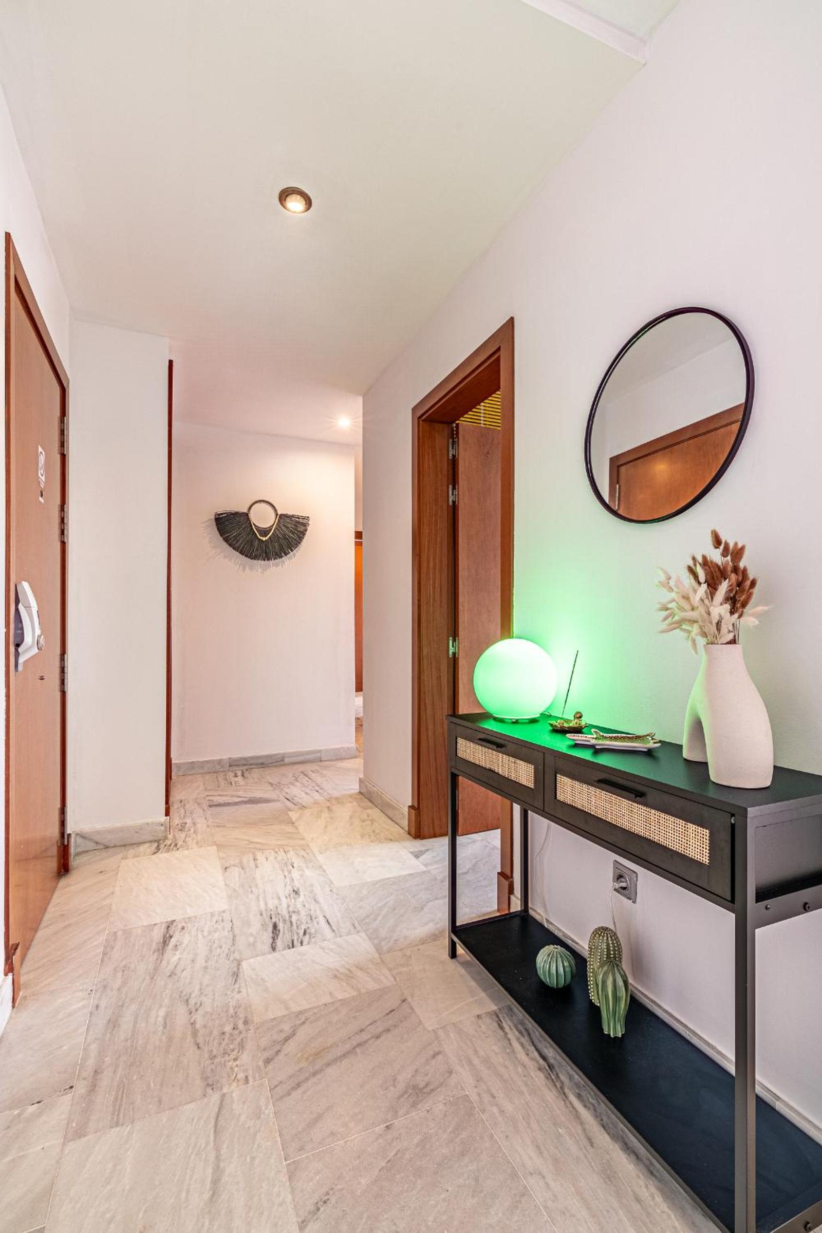 RentitSpain Apartamento Charming Gym, Jacuzzi y Balcón
