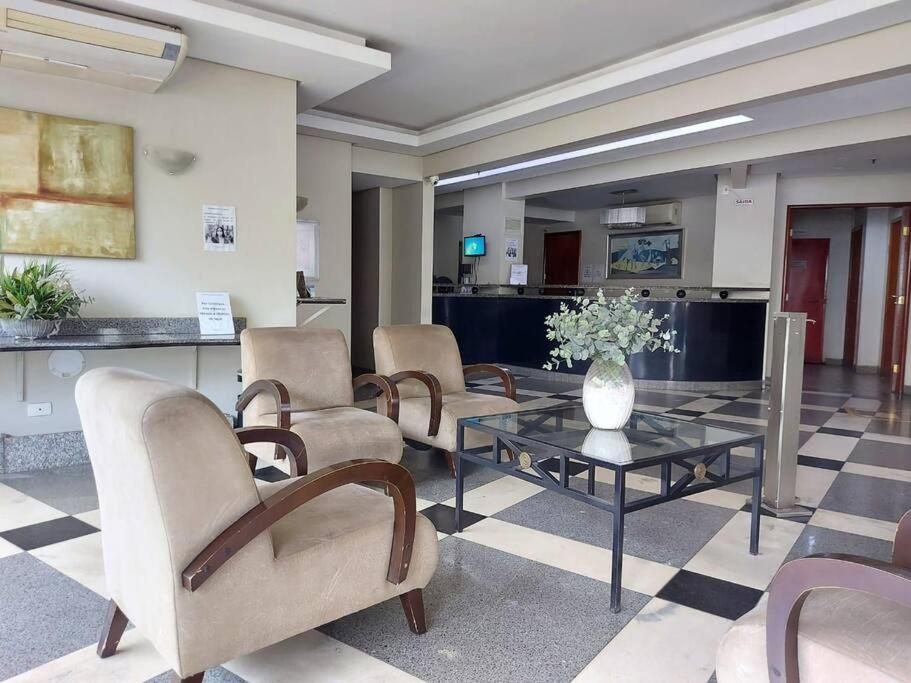 Aconchegante flat 1Q Prox a Praça Cívica ll BX01H