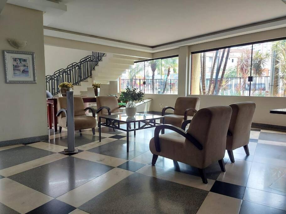 Aconchegante flat 1Q Prox a Praça Cívica ll BX01H