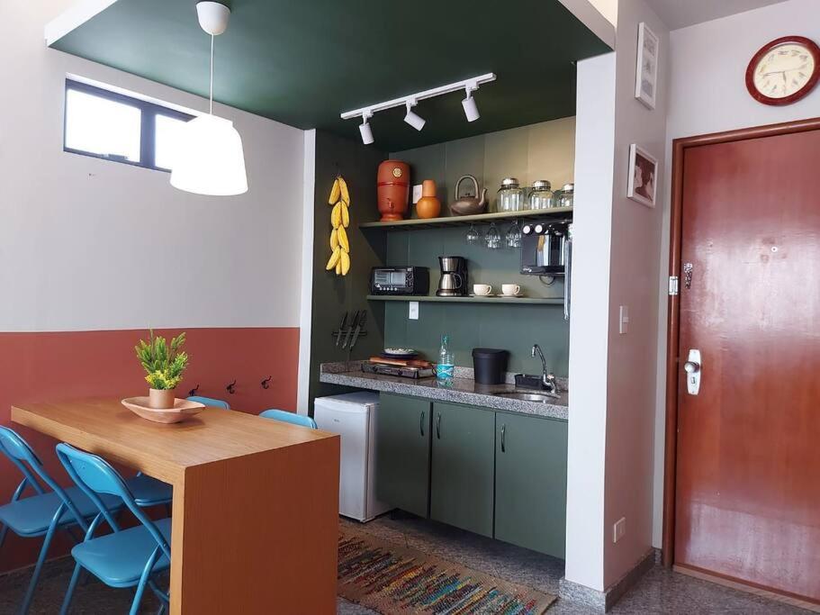 Aconchegante flat 1Q Prox a Praça Cívica ll BX01H