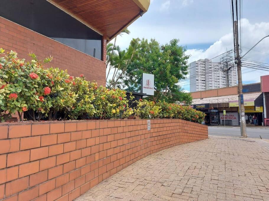 Aconchegante flat 1Q Prox a Praça Cívica ll BX01H
