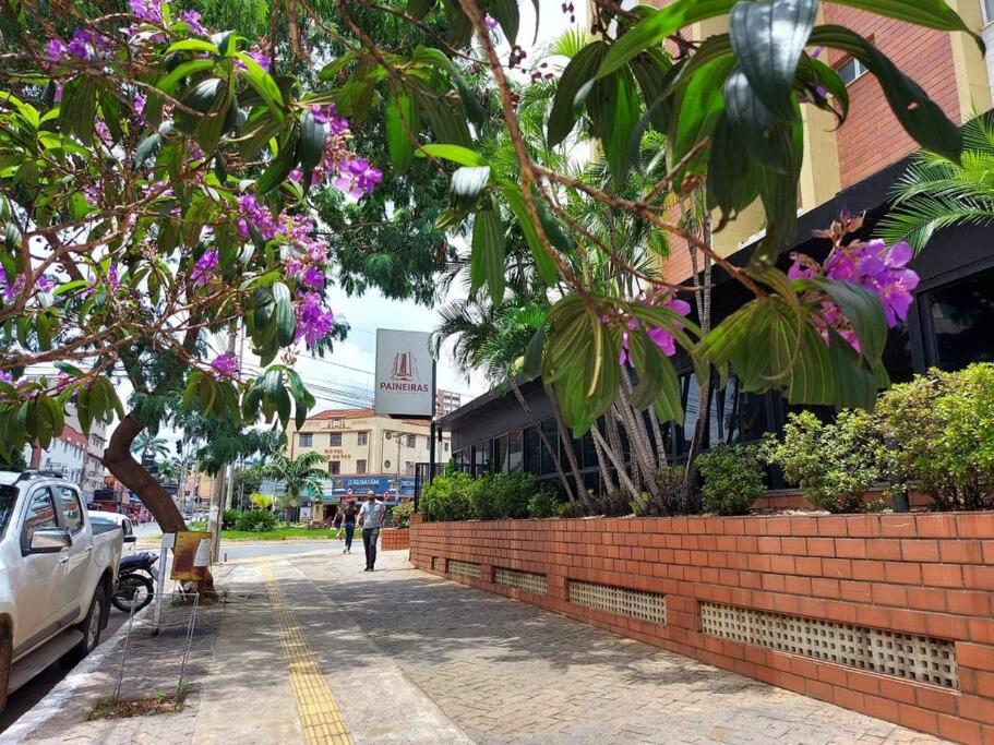 Aconchegante flat 1Q Prox a Praça Cívica ll BX01H