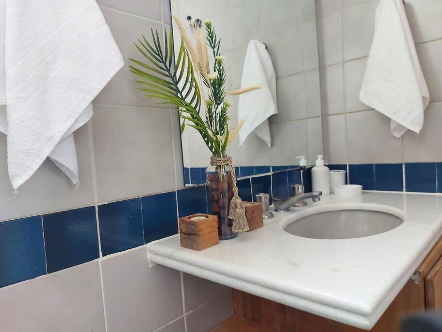 Aconchegante flat 1Q Prox a Praça Cívica ll BX01H