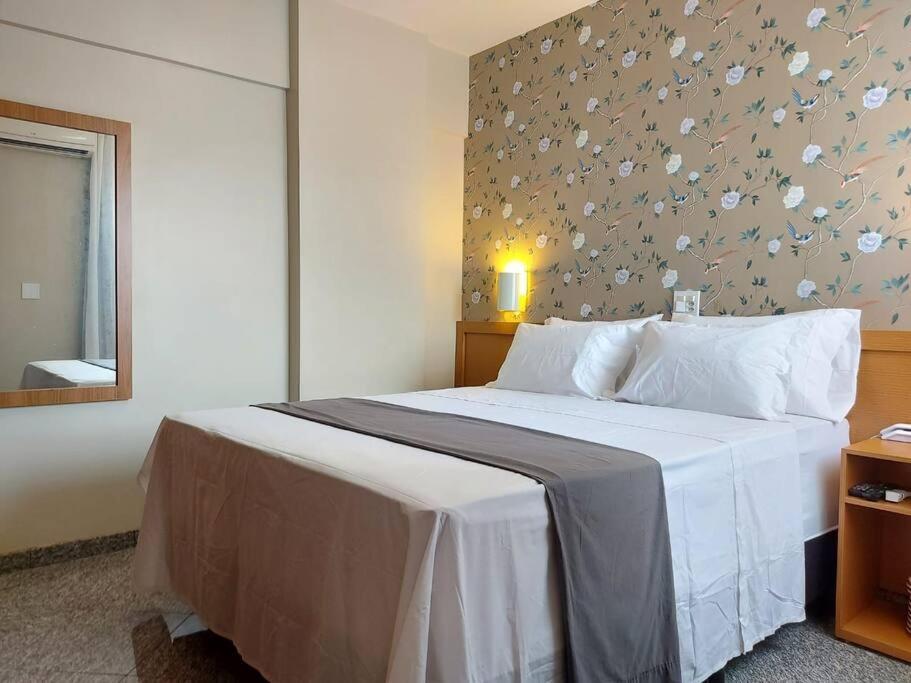Aconchegante flat 1Q Prox a Praça Cívica ll BX01H
