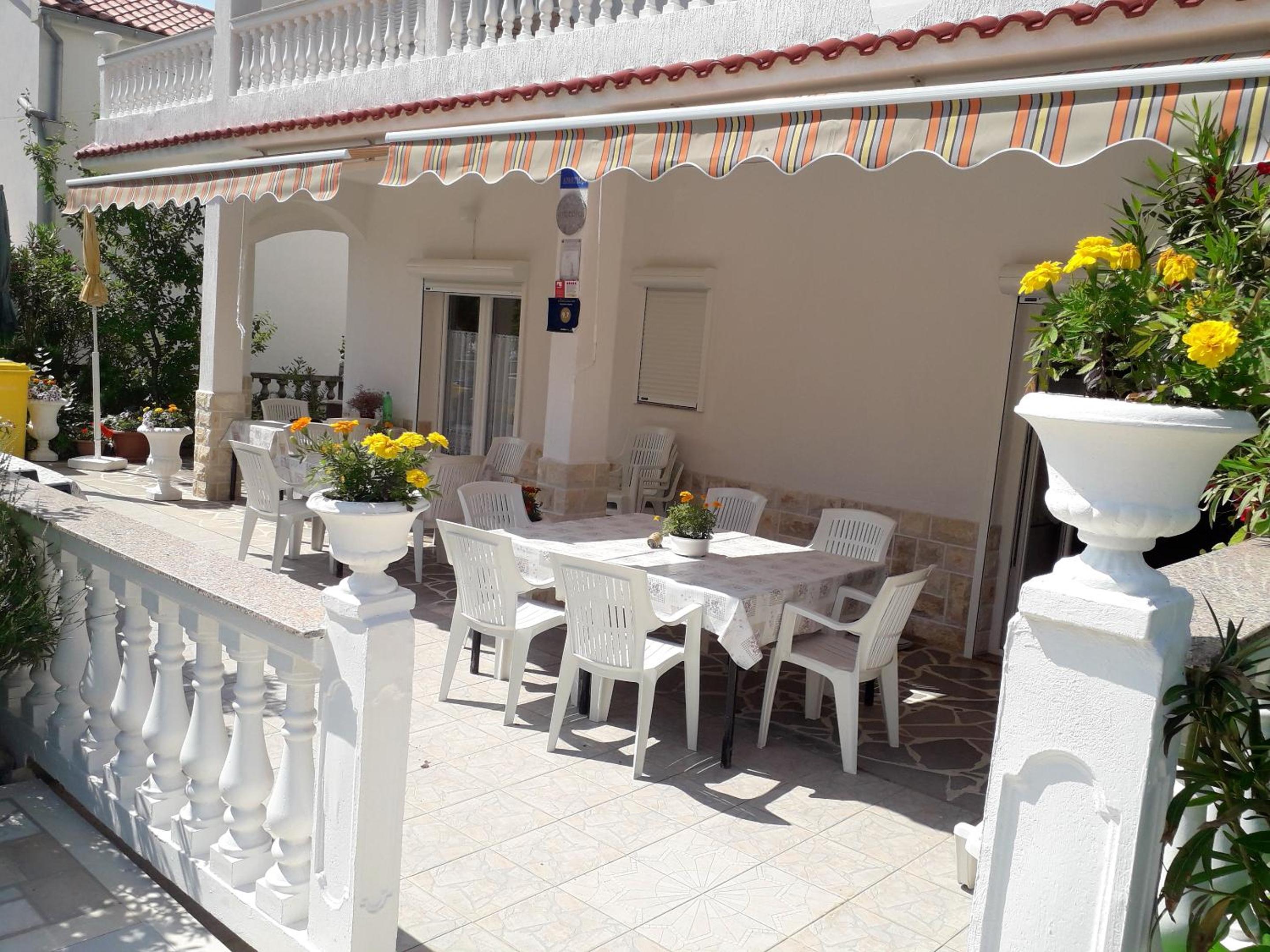 Spacious Apartment in Palit with Private Garden view 2