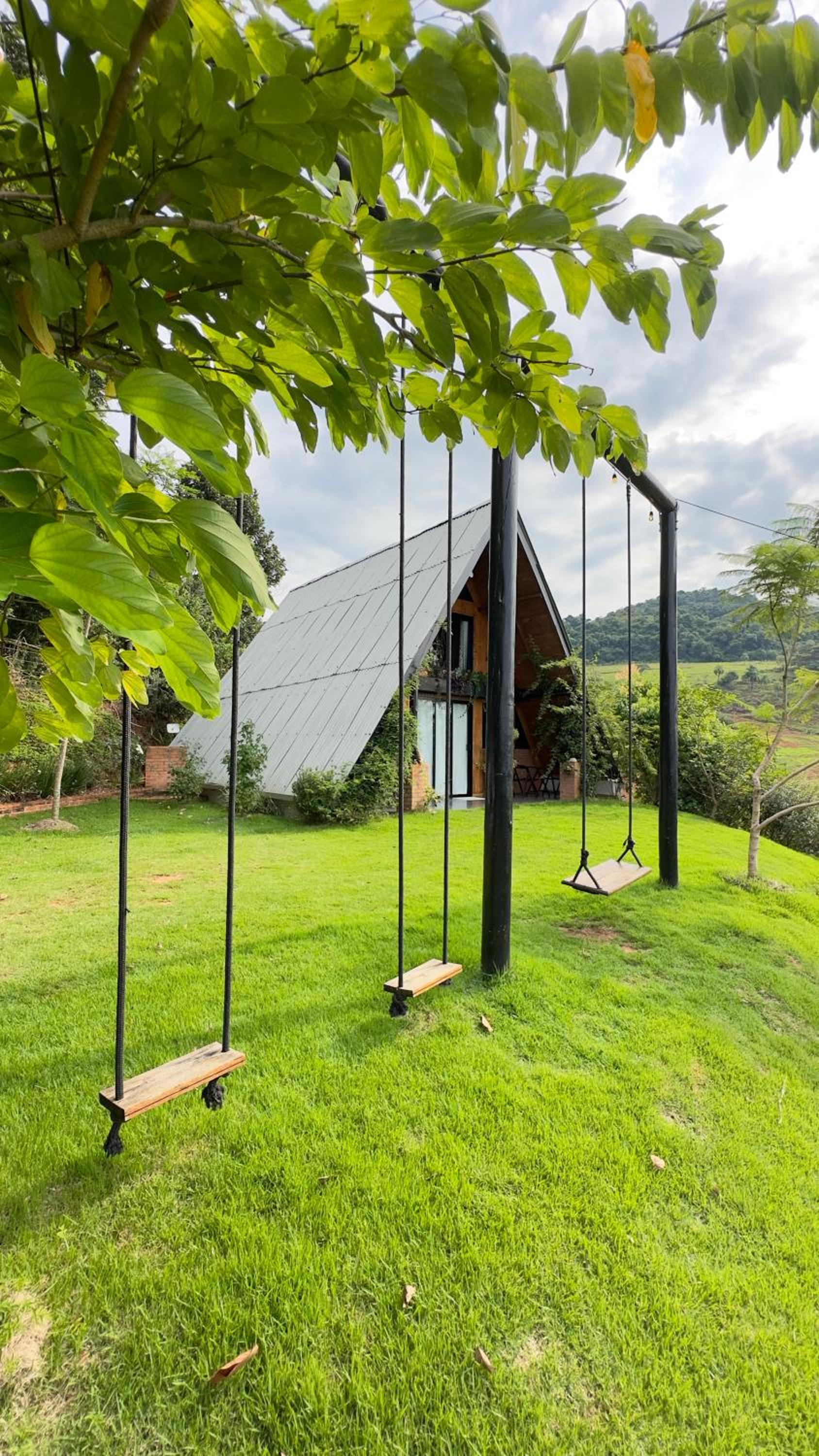Rancho Exílio do Poeta - Chalé com Banheira, fogão à Lenha e balanço gigante!