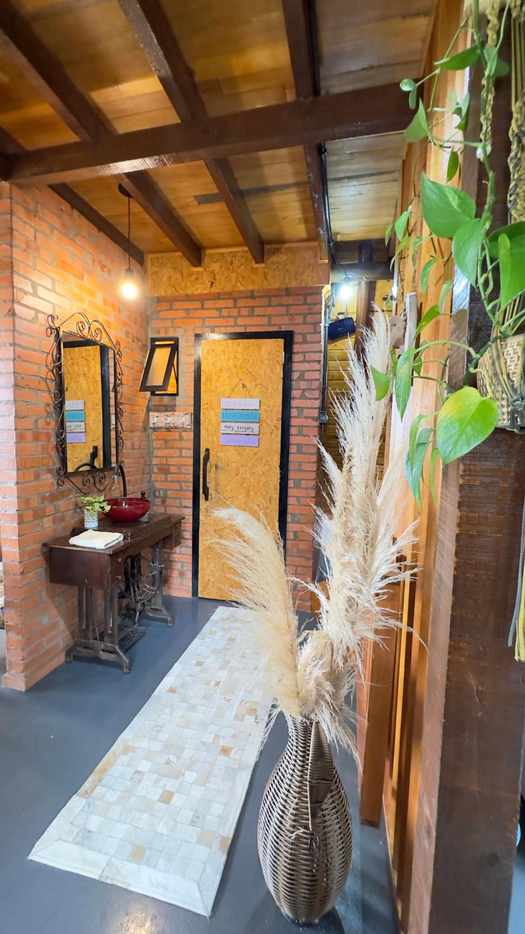 Rancho Exílio do Poeta - Chalé com Banheira, fogão à Lenha e balanço gigante!